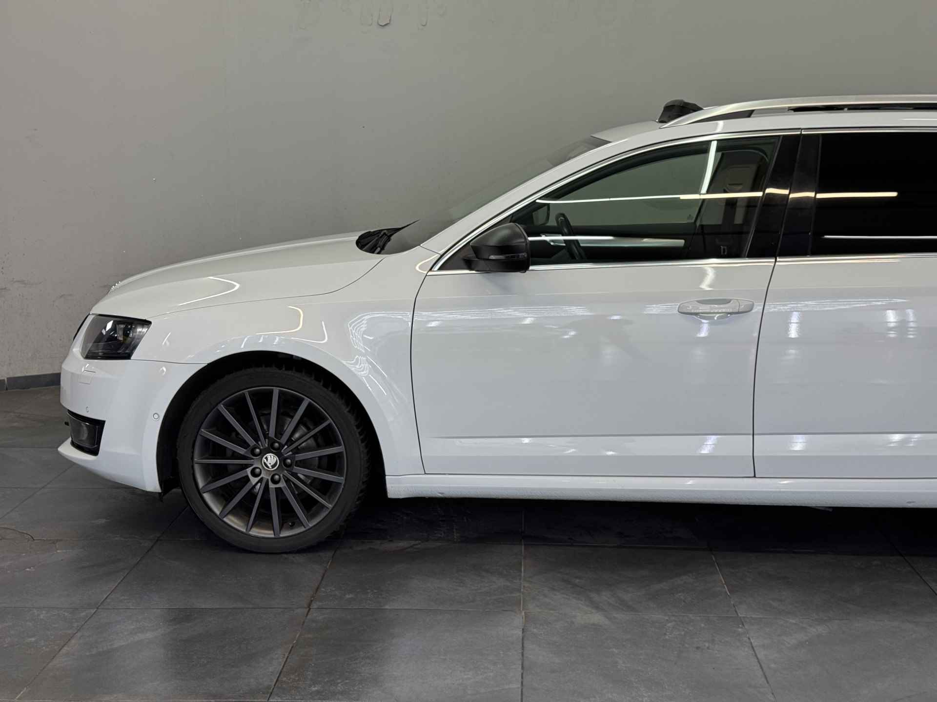 ŠKODA Octavia Combi 1.4 TSI Greentech Style Businessline✅Panoramadak✅Sportstoelen✅Stoelverwarming✅Leder Bekleding✅Apple Carplay✅DSG✅ - 18/82