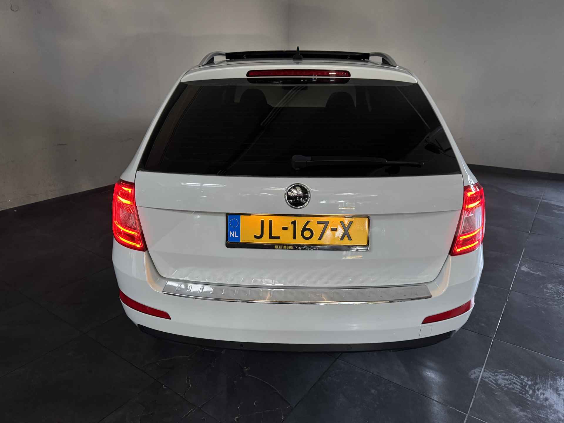 ŠKODA Octavia Combi 1.4 TSI Greentech Style Businessline✅Panoramadak✅Sportstoelen✅Stoelverwarming✅Leder Bekleding✅Apple Carplay✅DSG✅ - 24/82