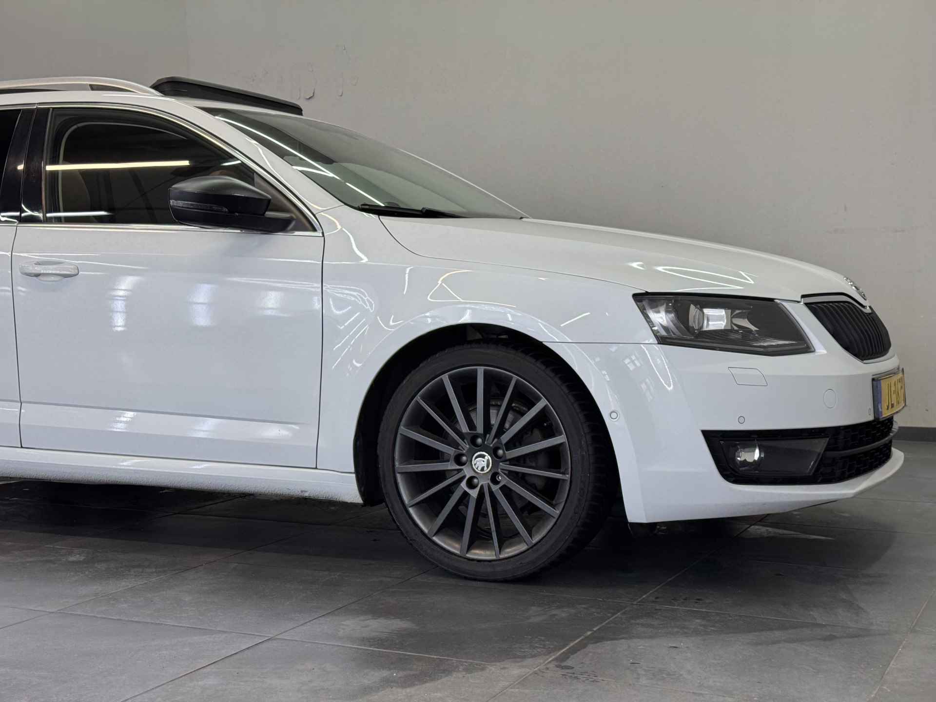 ŠKODA Octavia Combi 1.4 TSI Greentech Style Businessline✅Panoramadak✅Sportstoelen✅Stoelverwarming✅Leder Bekleding✅Apple Carplay✅DSG✅ - 33/82