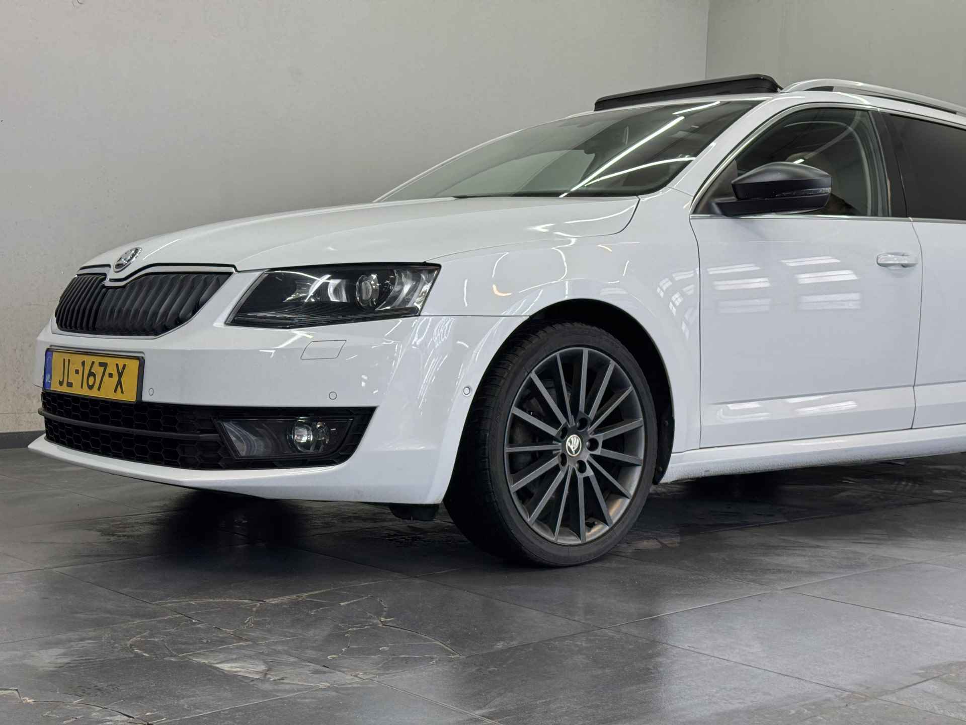 ŠKODA Octavia Combi 1.4 TSI Greentech Style Businessline✅Panoramadak✅Sportstoelen✅Stoelverwarming✅Leder Bekleding✅Apple Carplay✅DSG✅ - 64/82