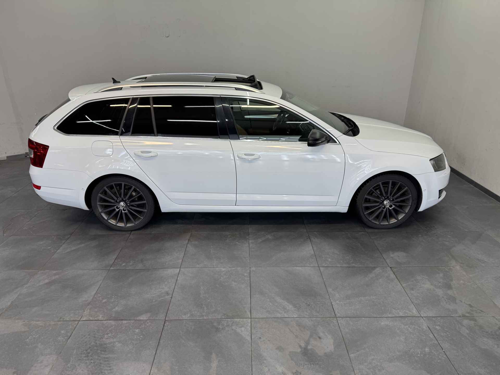 ŠKODA Octavia Combi 1.4 TSI Greentech Style Businessline✅Panoramadak✅Sportstoelen✅Stoelverwarming✅Leder Bekleding✅Apple Carplay✅DSG✅ - 73/82