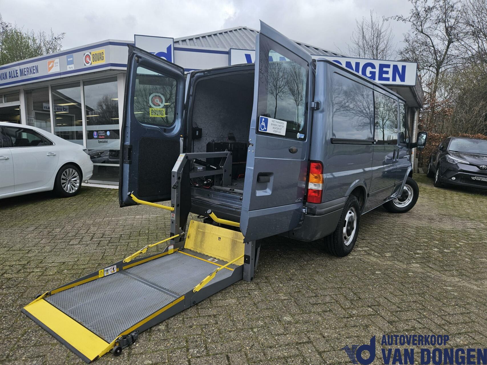 Ford Transit 300S 2.4TDdi | RolstoelBus / Aangepast zelf rijder