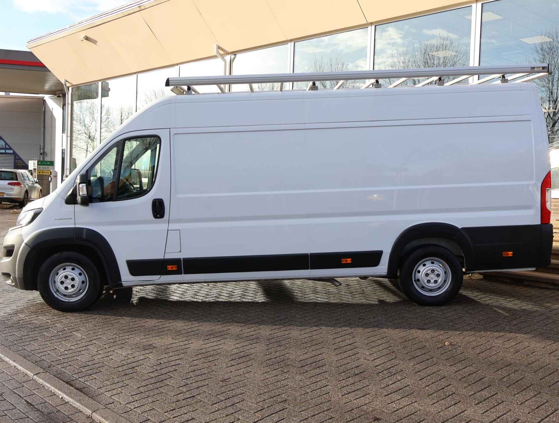 Fiat Ducato 35 2.3 MJ 140 PK L4H3 EURO 6 + CAMERA | IMPERIAAL | CRUISE CONTROL | AIRCO - 10/25