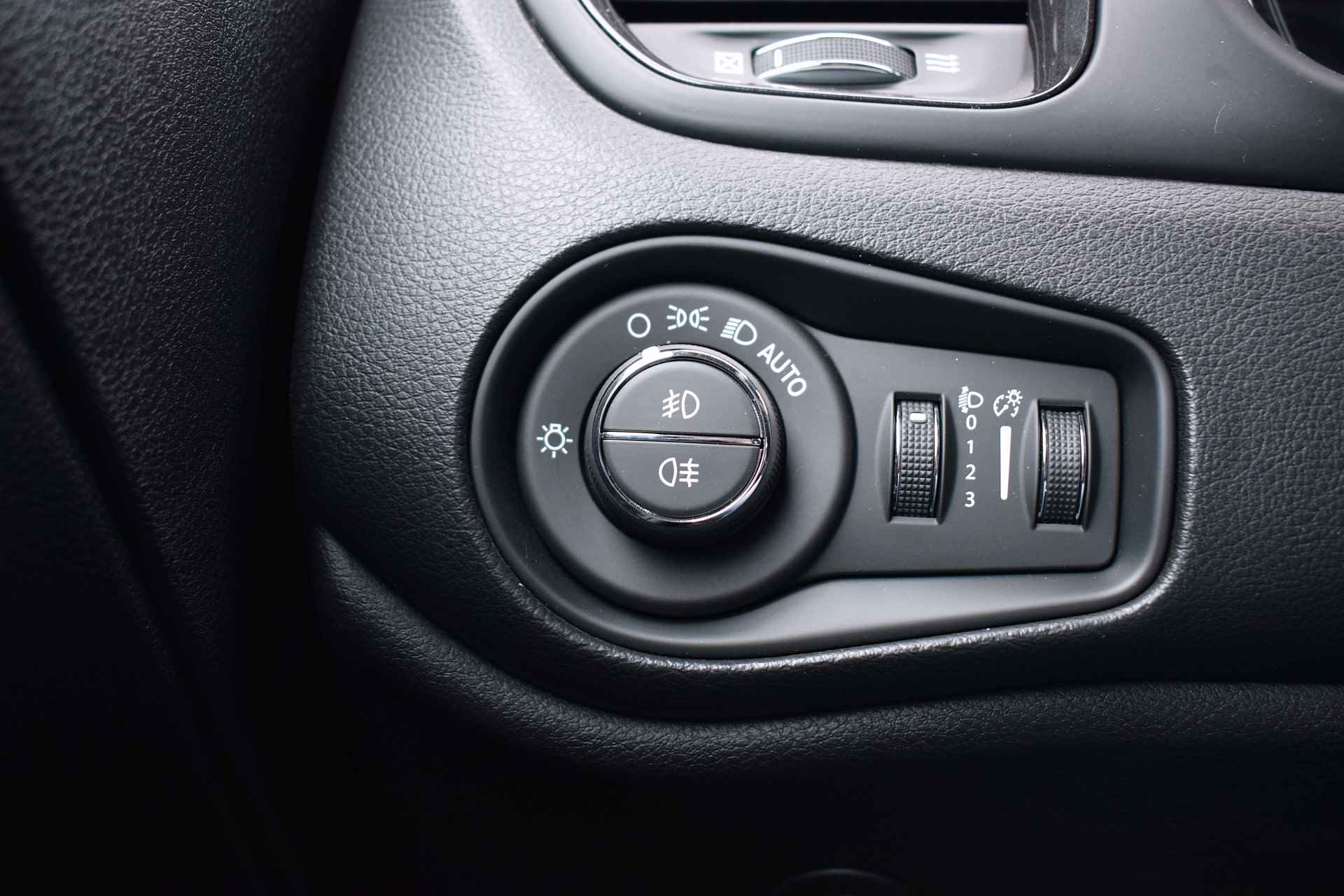 Jeep Renegade 4xe 240 Plug-in Hybrid Electric Trailhawk | Leer | Kenwood | Stuur- en Stoelverw. | Camera - 31/41