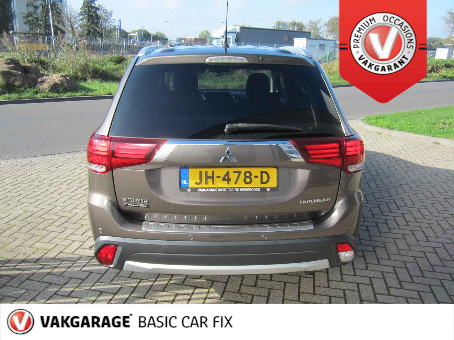 Mitsubishi Outlander 2.0 Executive Edition Automaat 7 persoons - 7/37