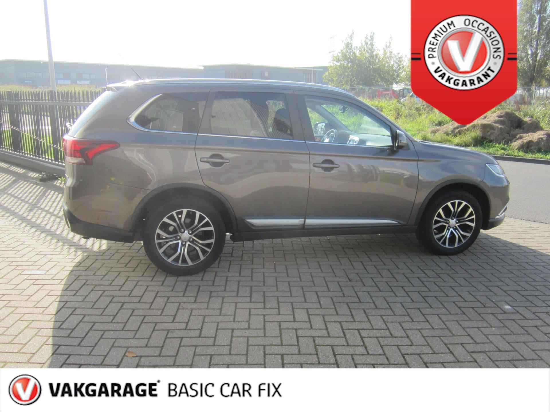 Mitsubishi Outlander 2.0 Executive Edition Automaat 7 persoons - 35/37