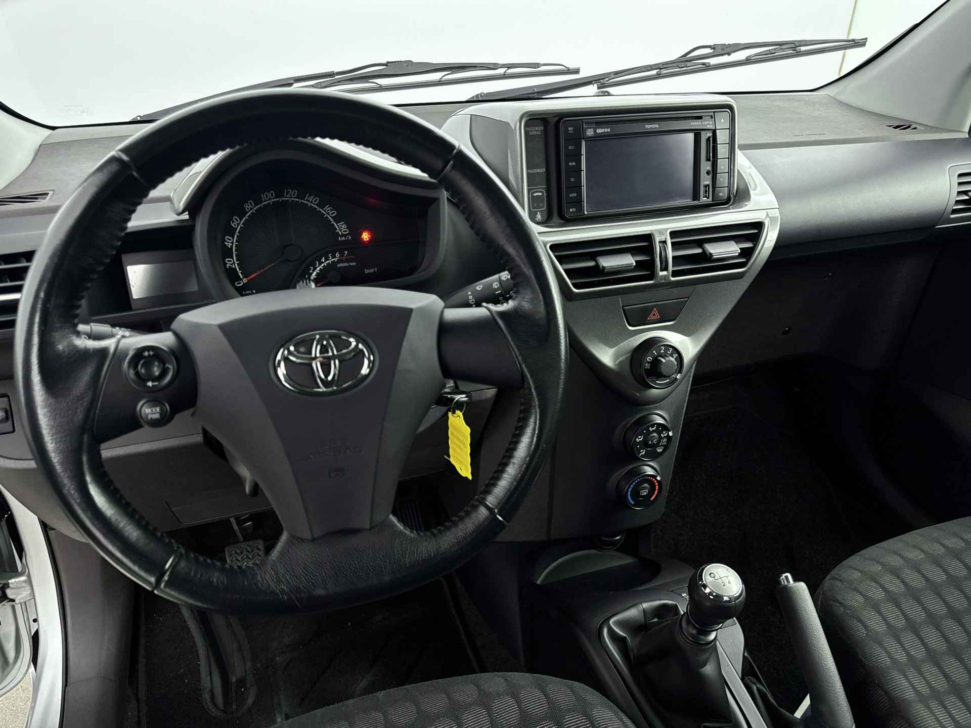 Toyota iQ 1.0 VVTi Comfort | Navigatie | Airco | LM velgen | - 6/38