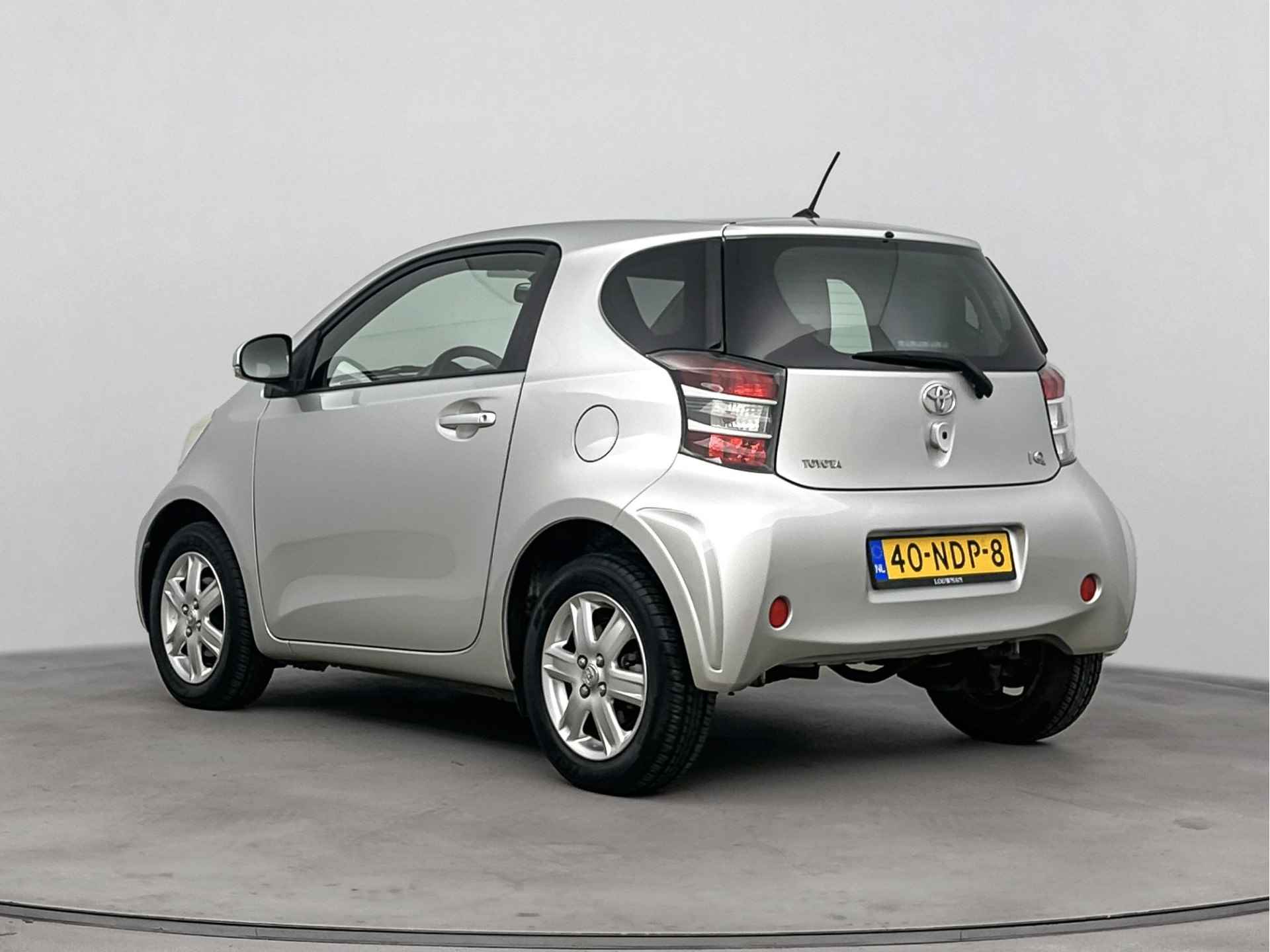 Toyota iQ 1.0 VVTi Comfort | Navigatie | Airco | LM velgen | - 14/38