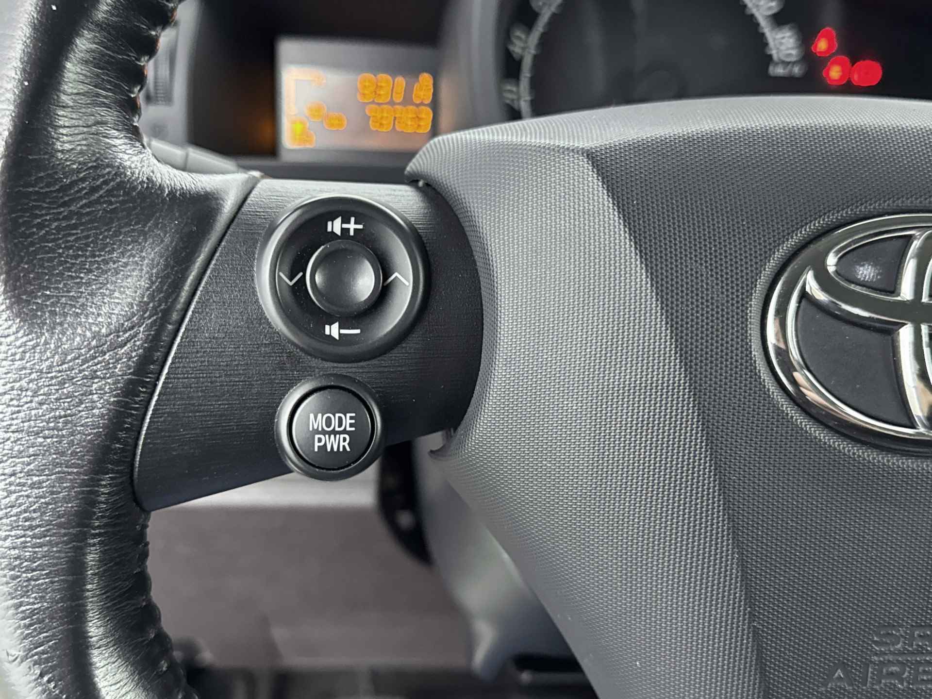 Toyota iQ 1.0 VVTi Comfort | Navigatie | Airco | LM velgen | - 19/38