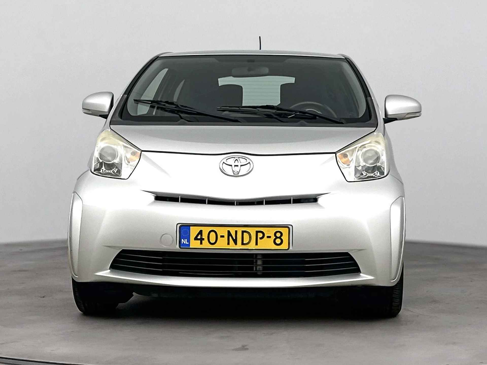 Toyota iQ 1.0 VVTi Comfort | Navigatie | Airco | LM velgen | - 24/38