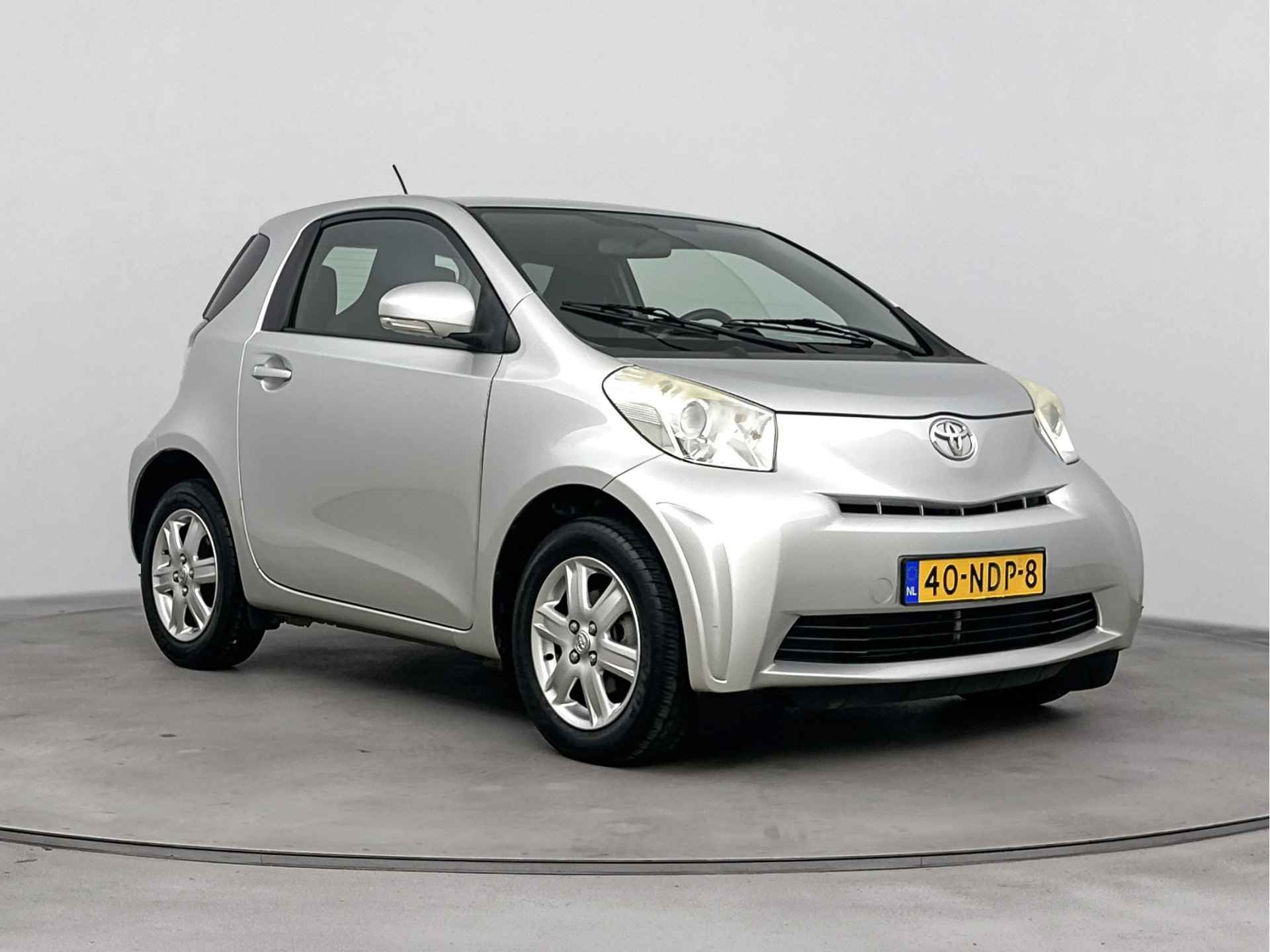 Toyota iQ 1.0 VVTi Comfort | Navigatie | Airco | LM velgen | - 25/38