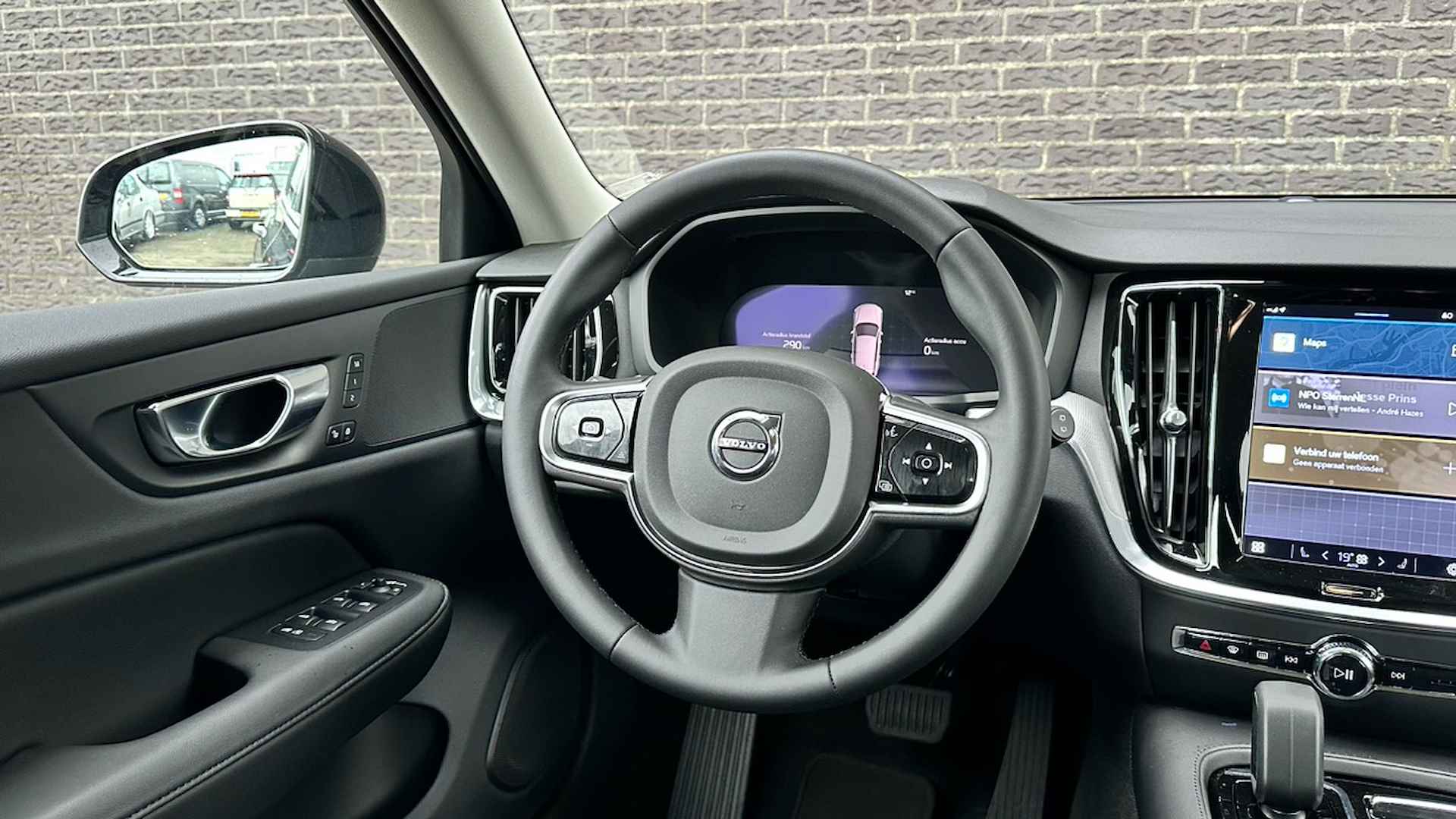 Volvo V60 2.0 T6 Recharge AWD Plus Dark | Camera | Google Maps | Apple Carplay/Android Auto | Keyless - 23/37