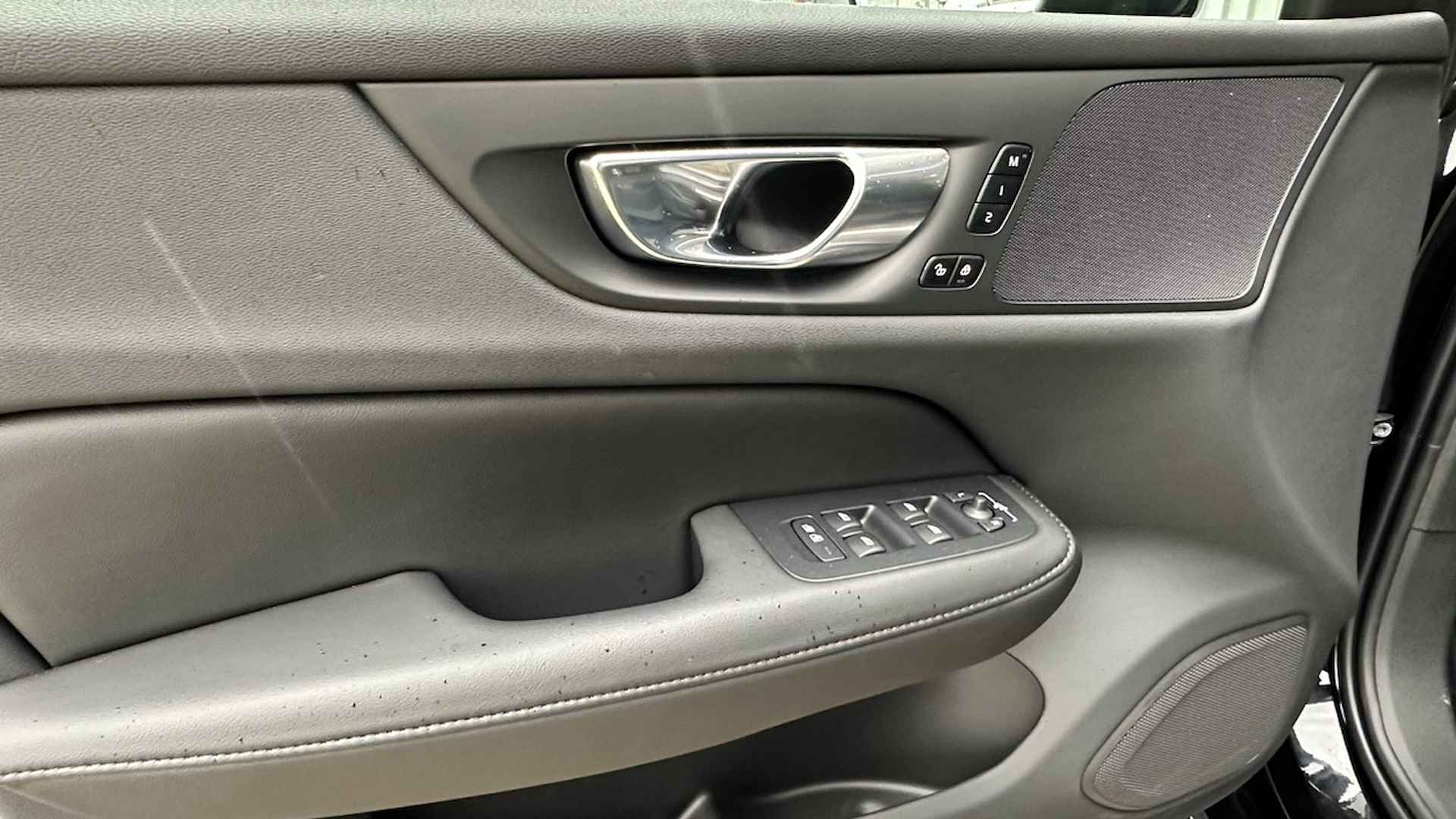 Volvo V60 2.0 T6 Recharge AWD Plus Dark | Camera | Google Maps | Apple Carplay/Android Auto | Keyless - 31/37