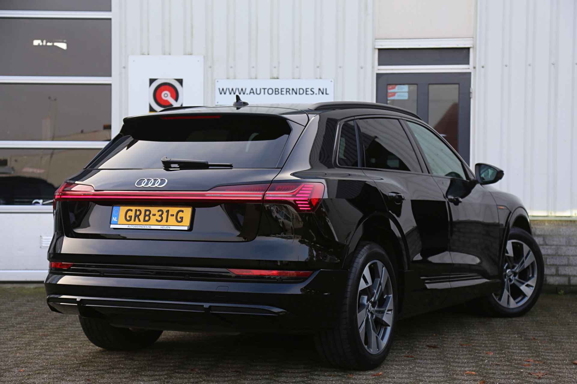 Audi e-tron 55 quattro S-Line 408PK 95 kWh*Excl. BTW*Perfect Audi Onderh.*1ste Eig*Panodak/Adaptieve Luchtvering/Nachtzicht/Black pack/Keyle - 2/67