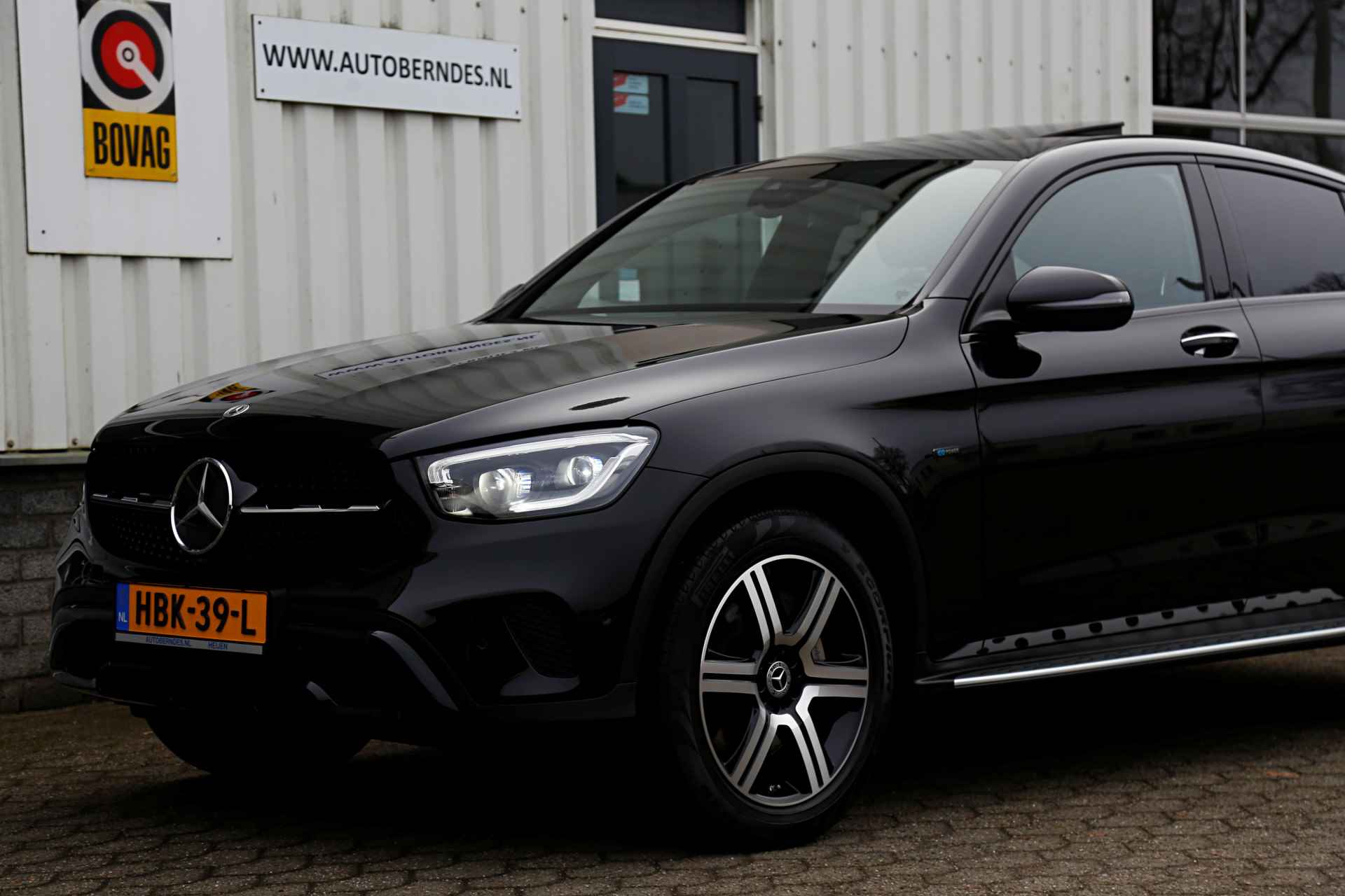 Mercedes-Benz GLC Coupé 300e 4MATIC PHEV Plug in hybride*Perfect MB Onderh.*BTW*1ste Eig*Luchtvering/Dak/Elek. Trekhaak/ACC/Burmester/Treeplanken/ - 64/76