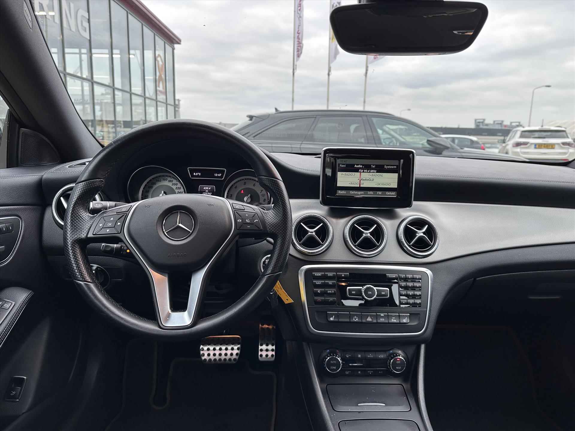 Mercedes CLA-Klasse 200 7G-DCT / Navi / Leder / A-Camera / Xenon - 4/45