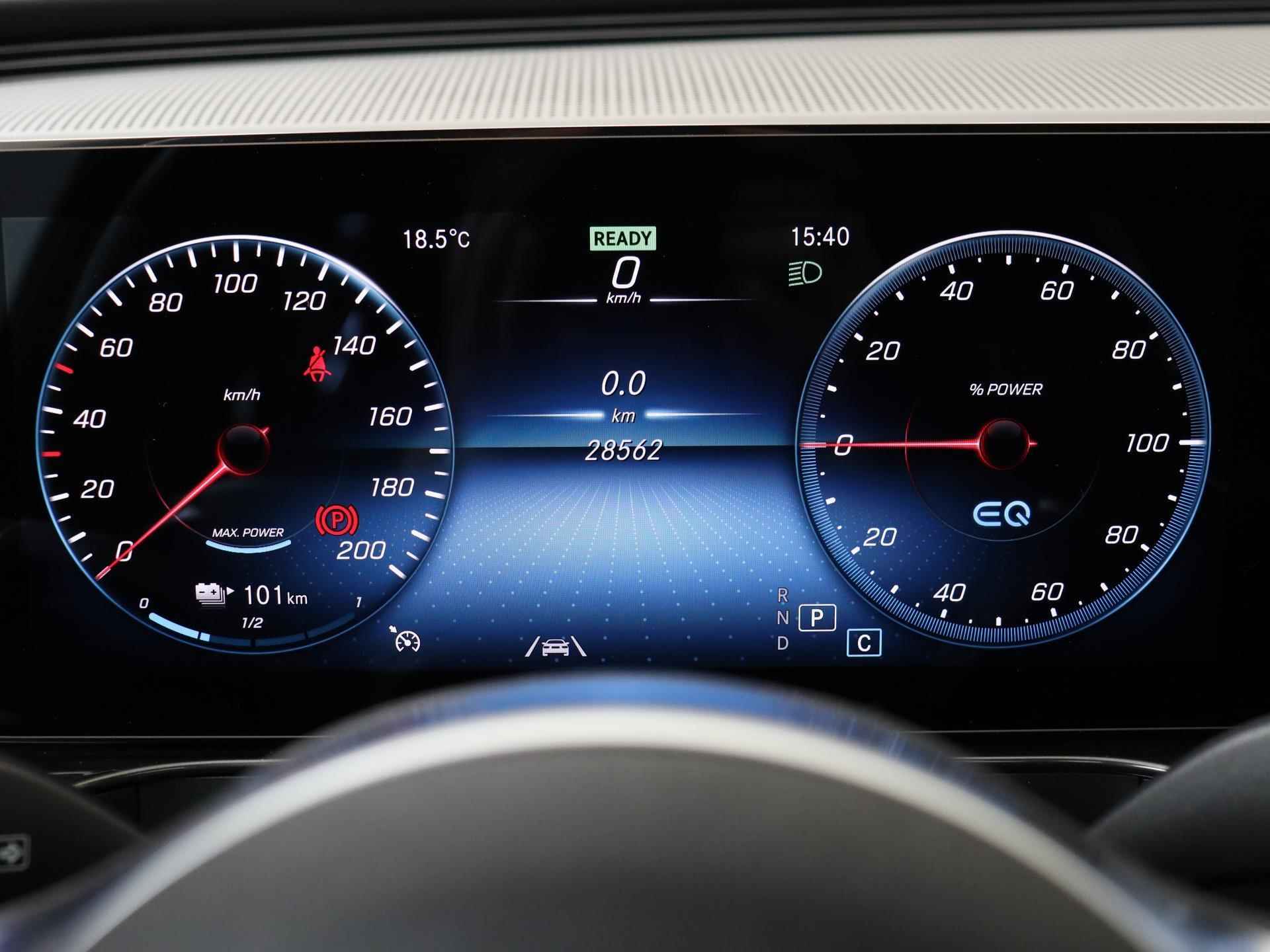 Mercedes-Benz EQC 400 4MATIC AMG Line Premium 80 kWh / Schuifdak / El. Achterklep / El. trekhaak - 16/37
