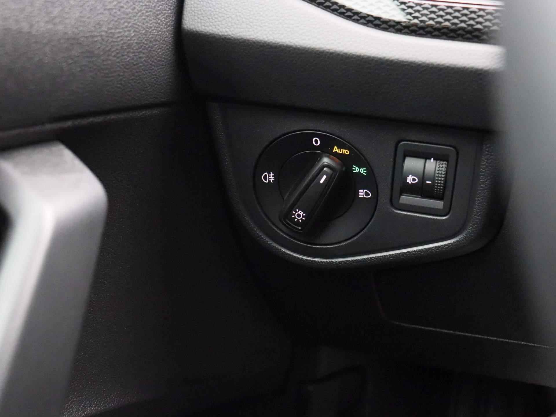 Volkswagen Taigo 1.0 TSI Life Edition Navigatie | Stoelverwarming | Automatische Airco | cruise control | 17 inch Velgen | Parkeersensoren | Camera | - 25/40