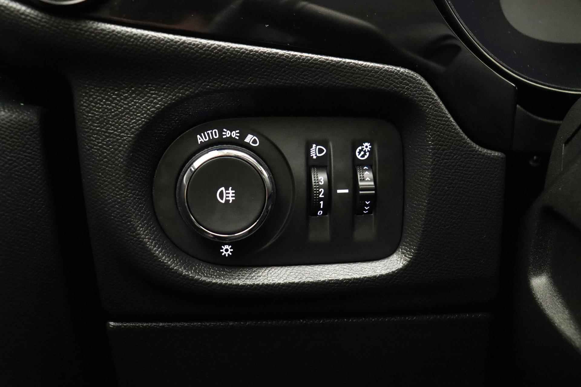 Opel Corsa 1.2 Level 3 Elegance Automaat | Navigatie | Climate control | Camera | Parkeersensoren | Lichtmetalen velgen - 29/36