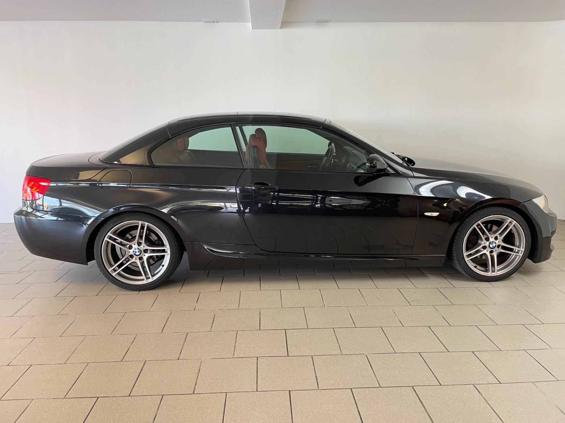 BMW 3-serie Cabrio 320i Sport Edition AUTOMAAT M PAKKET AIRCO CLIMA NAVI CRUISE LEER PDC WINDVANGER ZEER NETTE AUTO - 13/53