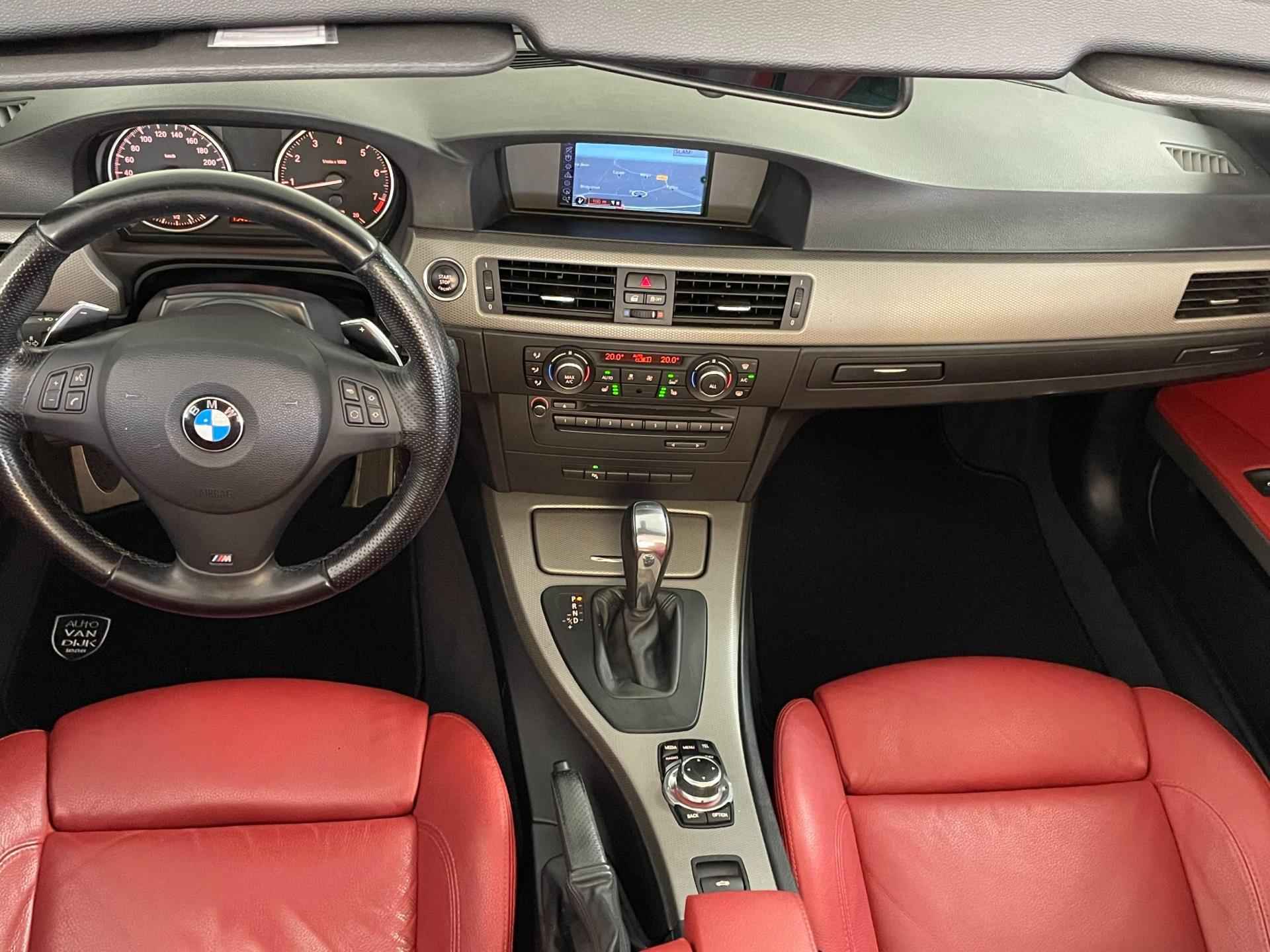 BMW 3-serie Cabrio 320i Sport Edition AUTOMAAT M PAKKET AIRCO CLIMA NAVI CRUISE LEER PDC WINDVANGER ZEER NETTE AUTO - 34/53