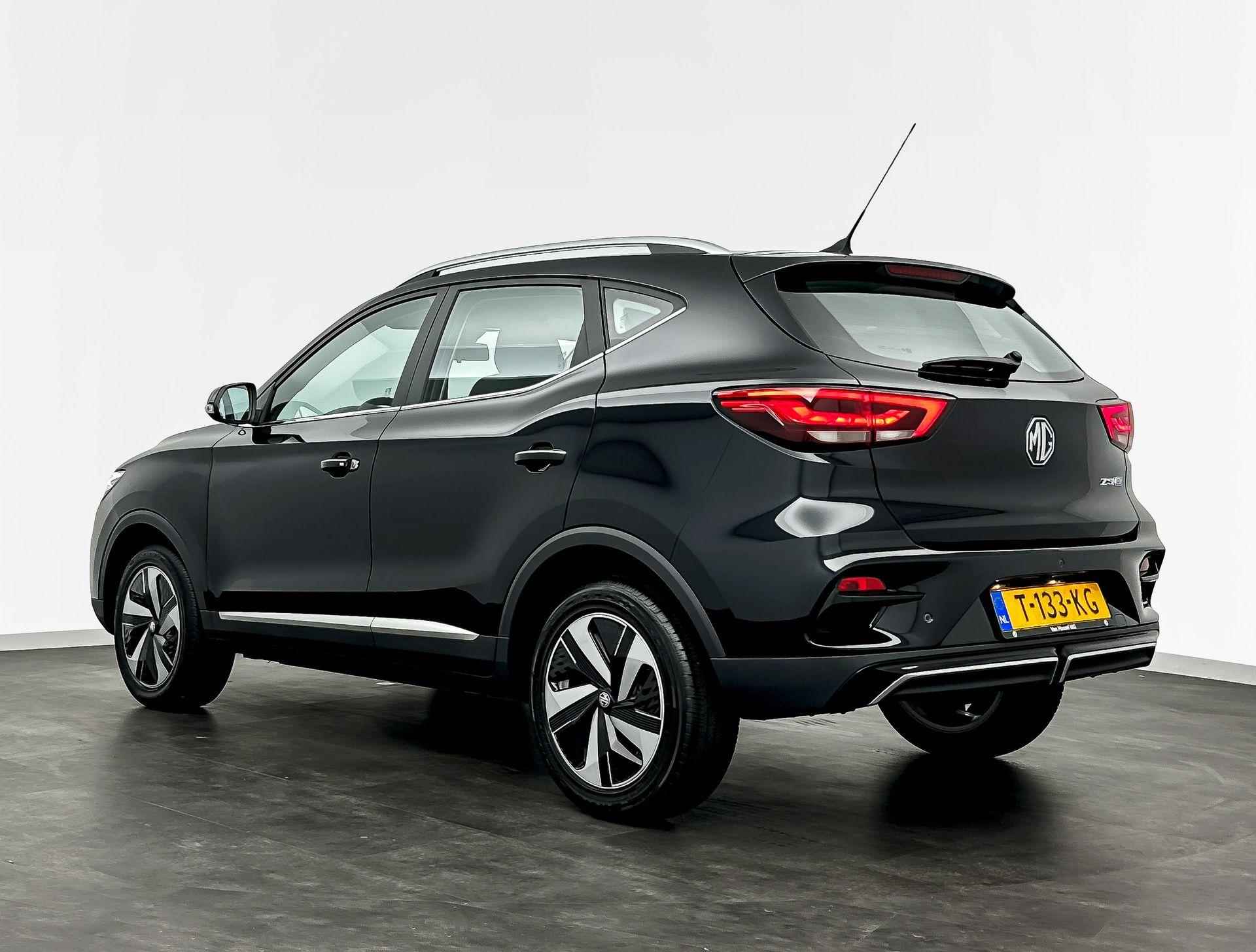 MG ZS EV Long Range Comfort 70 kWh NIEUW | Platinum Deal | €4.000 Korting | Subsidie €2.000 | Apple Carplay | Camera | PDC - 7/29