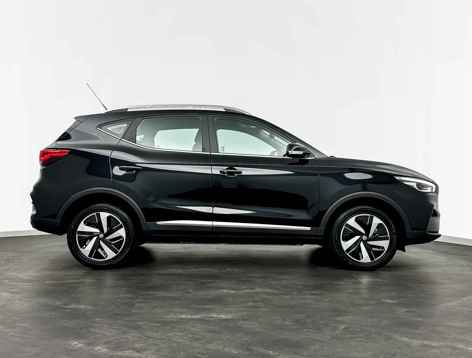 MG ZS EV Long Range Comfort 70 kWh NIEUW | Platinum Deal | €4.000 Korting | Subsidie €2.000 | Apple Carplay | Camera | PDC - 8/29