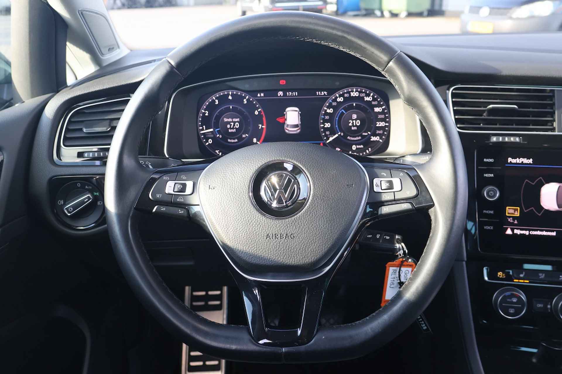 Volkswagen Golf 1.5 TSI R-Line Highline | Virtual cockpit | Carplay - 3/25