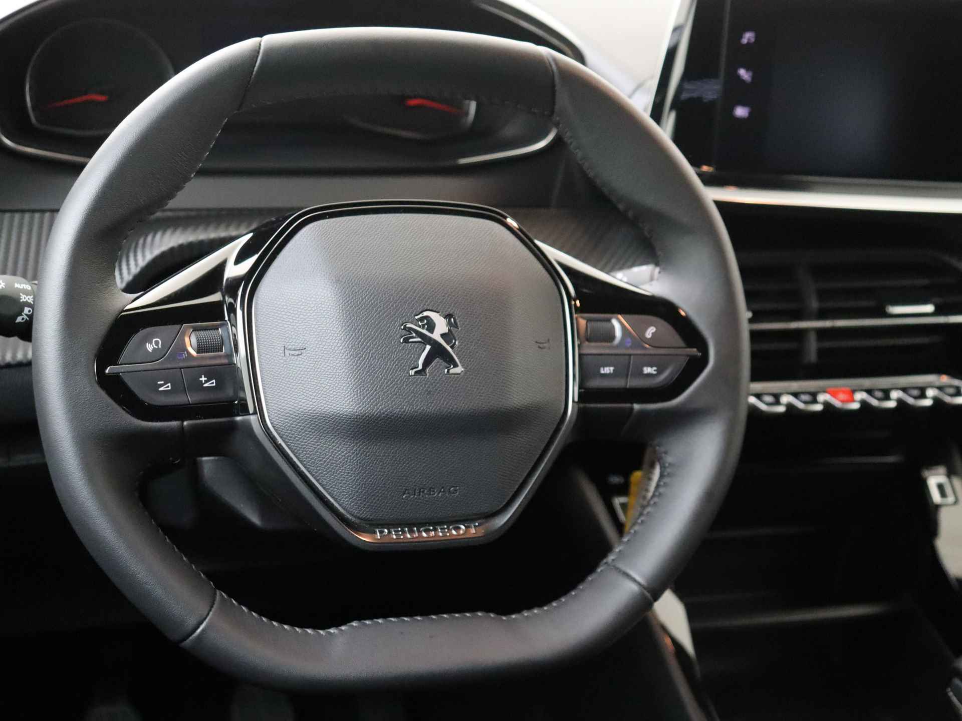 Peugeot 2008 1.2 PureTech Style | Navigatie | Lichtmetalen velgen - 6/35