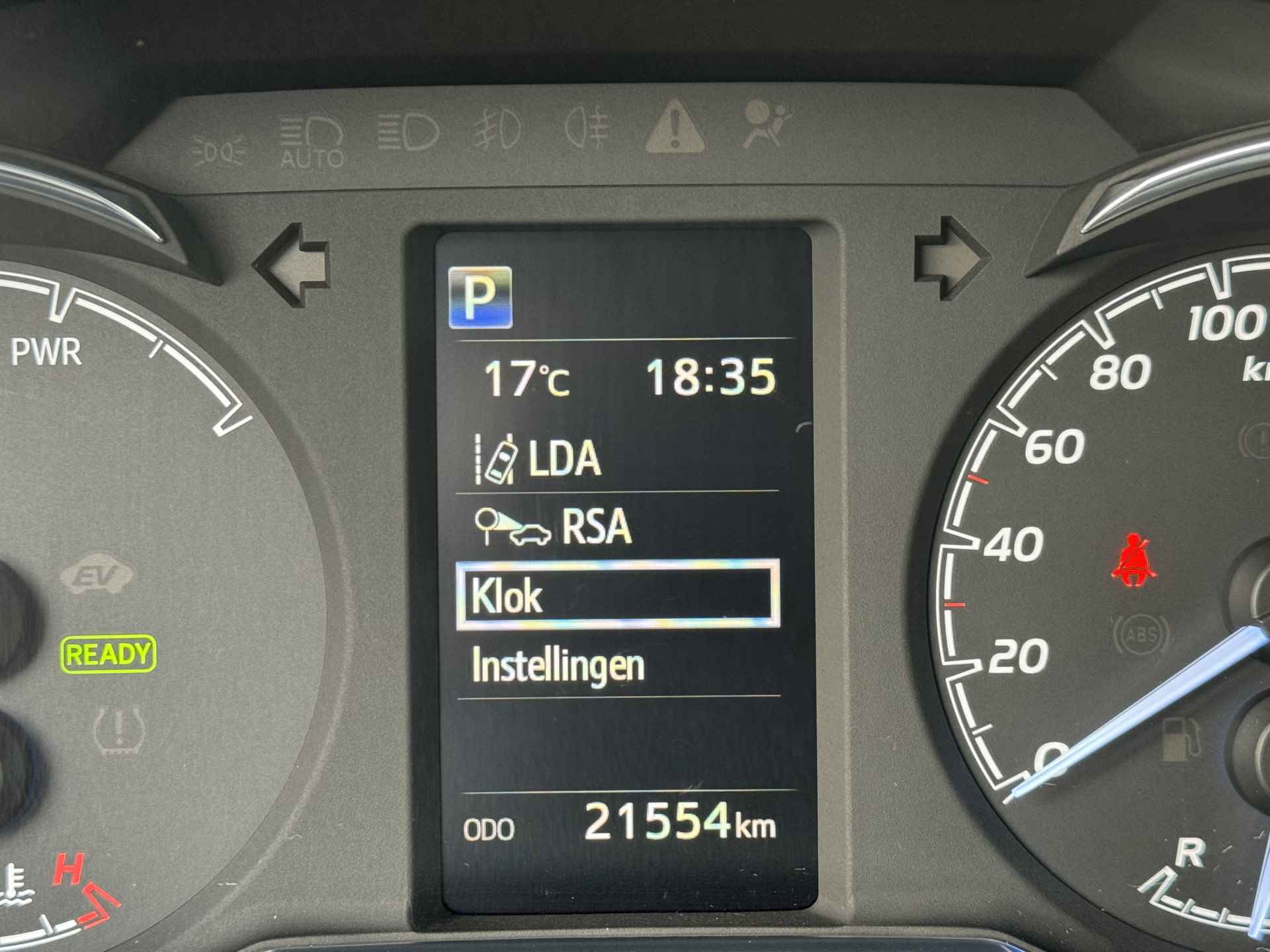 Toyota Yaris 1.5 Hybrid Bi-Tone | 21.500 km | PDC achter | 10 jr GARANTIE | Rijklaar!! - 27/37