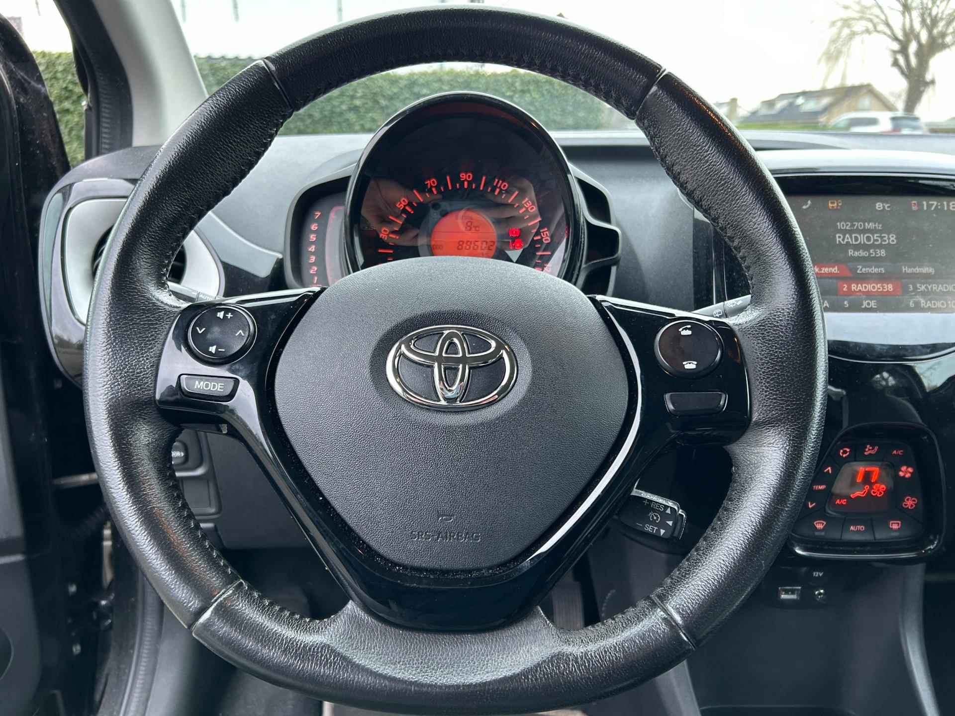 Toyota Aygo 1.0 VVT-i x-cite | Climate control | Cruise | - 6/19