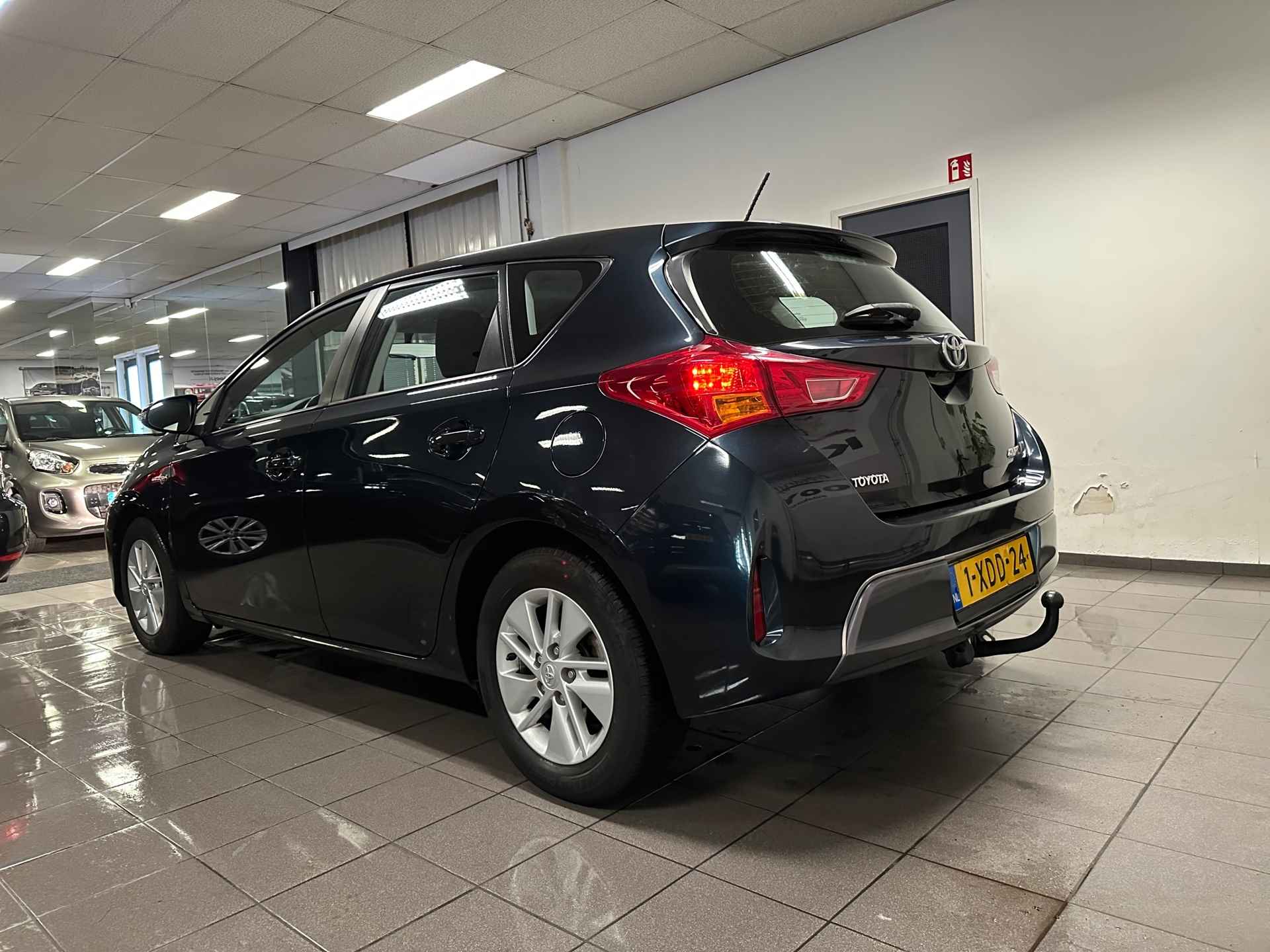 Toyota Auris 1.8 Hybrid Aspiration * Dealer onderhouden / Navigatie / Camera / Trekhaak / NL Auto * - 3/24