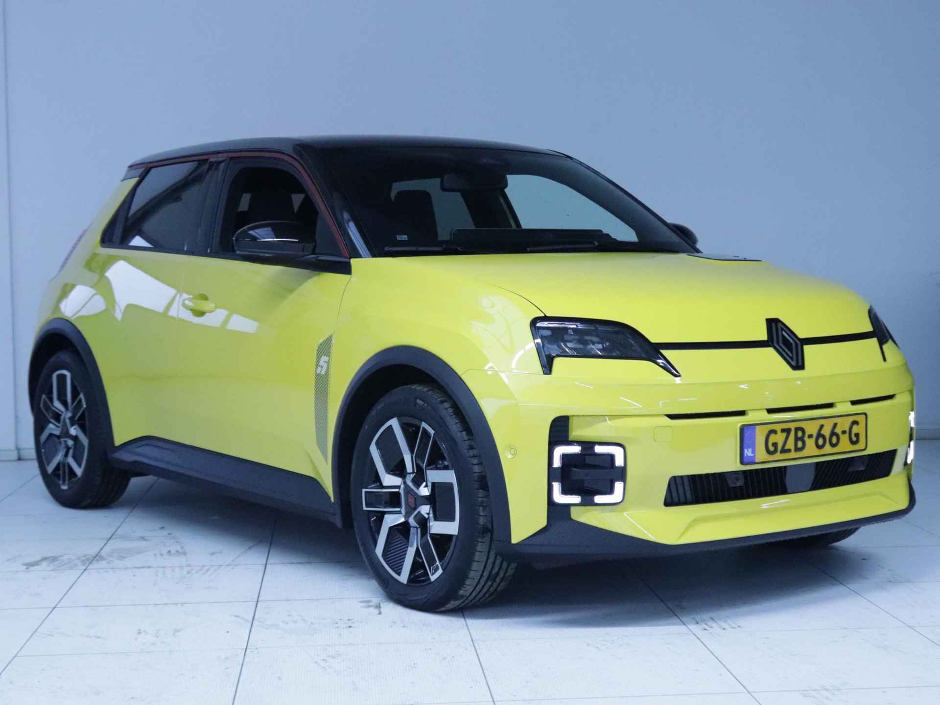 Renault 5 comfort range techno 52 kWh Renault 5 comfort range iconic cinq 52 kWh Clima/Navi/Camera - 7/23