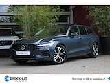 Volvo V60 2.0 B4 Plus Dark | Trekhaak| Stoel/stuurverwarming | Adaptive Cruise | Dodehoeksensoren | Memory Seats