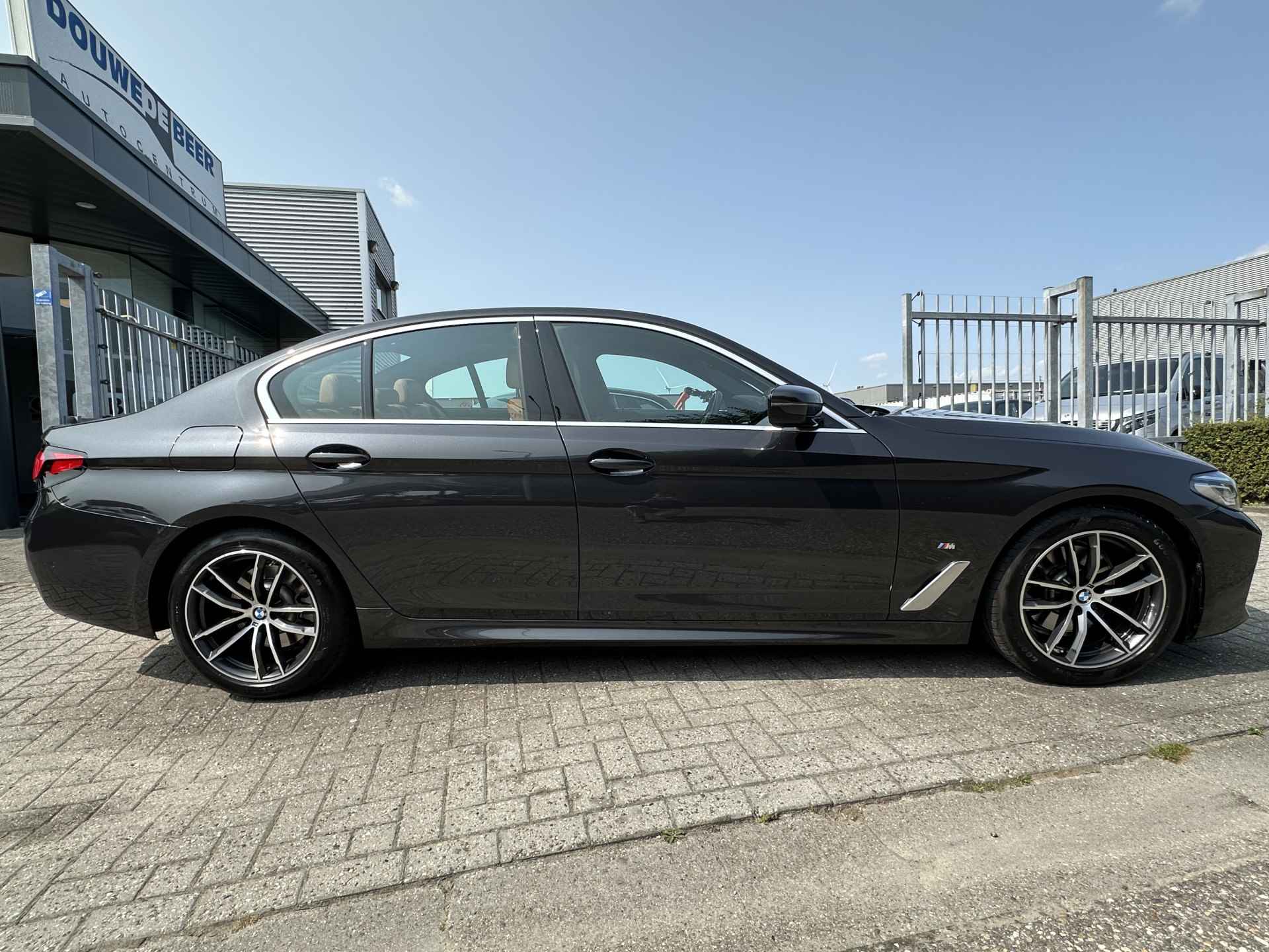 BMW 5 Serie 520i M-sport 520 Facelift|Comfortstoelen|Laserlight|Live-cockpit-pro - 5/36