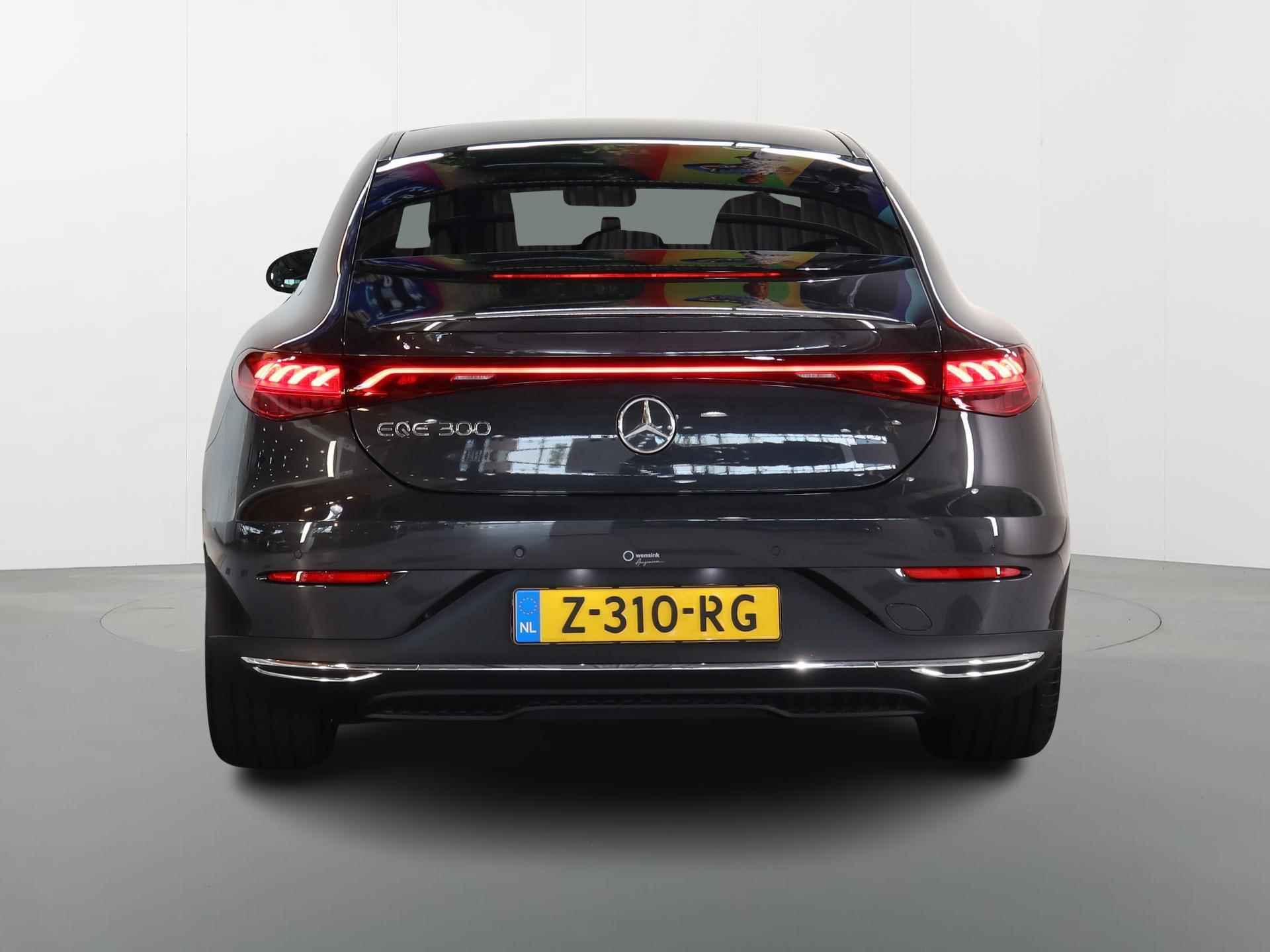 Mercedes-Benz EQE 300 Business Edition 89 kWh | Rijasisstentiepakket | Panoramadak | Keyless Entry | Sfeerverlichting | 360 camera | Apple Carplay | Stoel Memory | Grafietgrijs | - 5/24