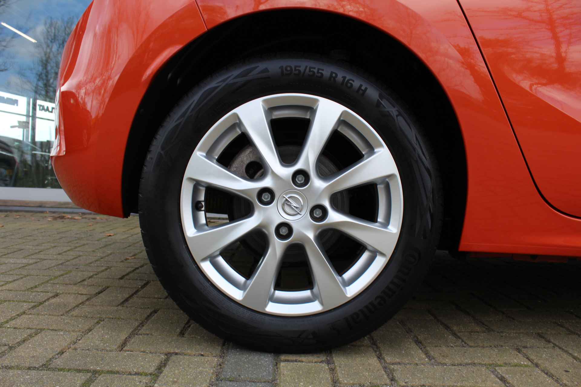 Opel Corsa 1.2 Elegance | Incl. 1 jaar Garantie | 1e Eigenaar | Apple CarPlay/Andoid Auto | Cruise controle | Airco | Navi via CarPlay | Lane assist | Half lederen bekleding | Origineel NL auto | NAP | - 14/49