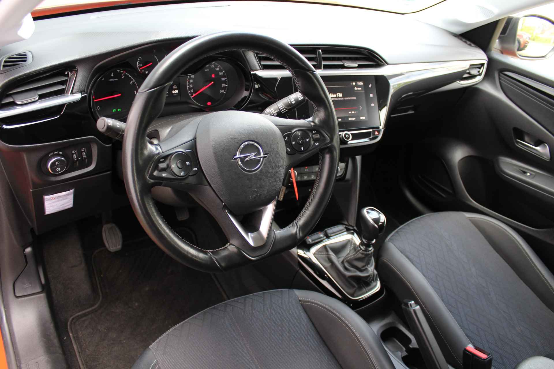 Opel Corsa 1.2 Elegance | Incl. 1 jaar Garantie | 1e Eigenaar | Apple CarPlay/Andoid Auto | Cruise controle | Airco | Navi via CarPlay | Lane assist | Half lederen bekleding | Origineel NL auto | NAP | - 26/49