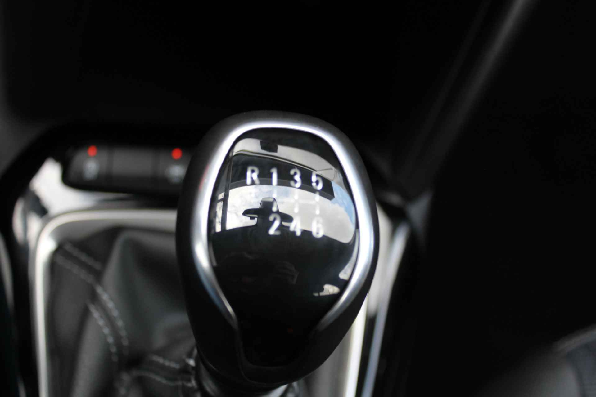 Opel Corsa 1.2 Elegance | Incl. 1 jaar Garantie | 1e Eigenaar | Apple CarPlay/Andoid Auto | Cruise controle | Airco | Navi via CarPlay | Lane assist | Half lederen bekleding | Origineel NL auto | NAP | - 43/49