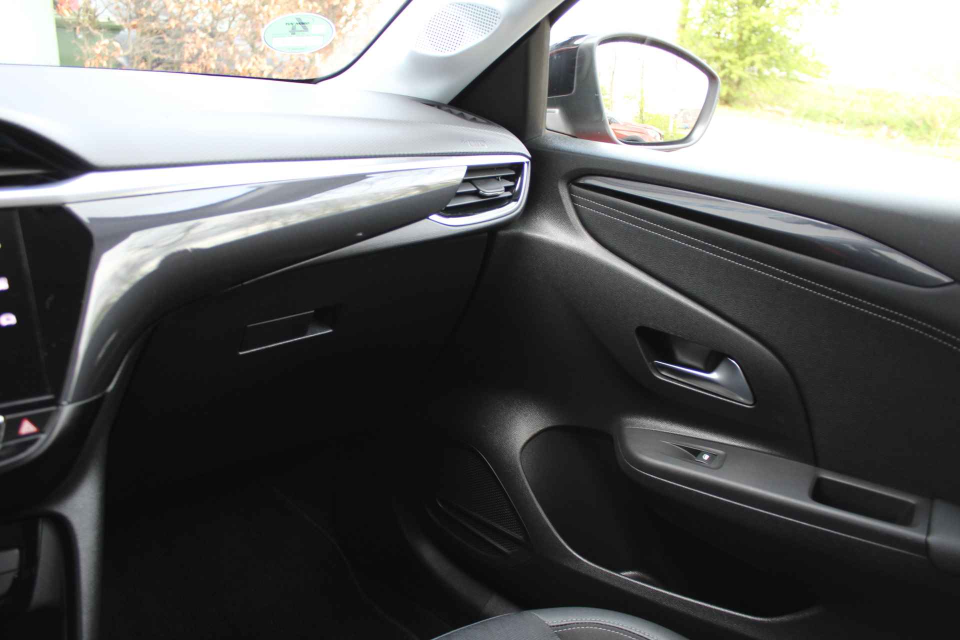 Opel Corsa 1.2 Elegance | Incl. 1 jaar Garantie | 1e Eigenaar | Apple CarPlay/Andoid Auto | Cruise controle | Airco | Navi via CarPlay | Lane assist | Half lederen bekleding | Origineel NL auto | NAP | - 45/49