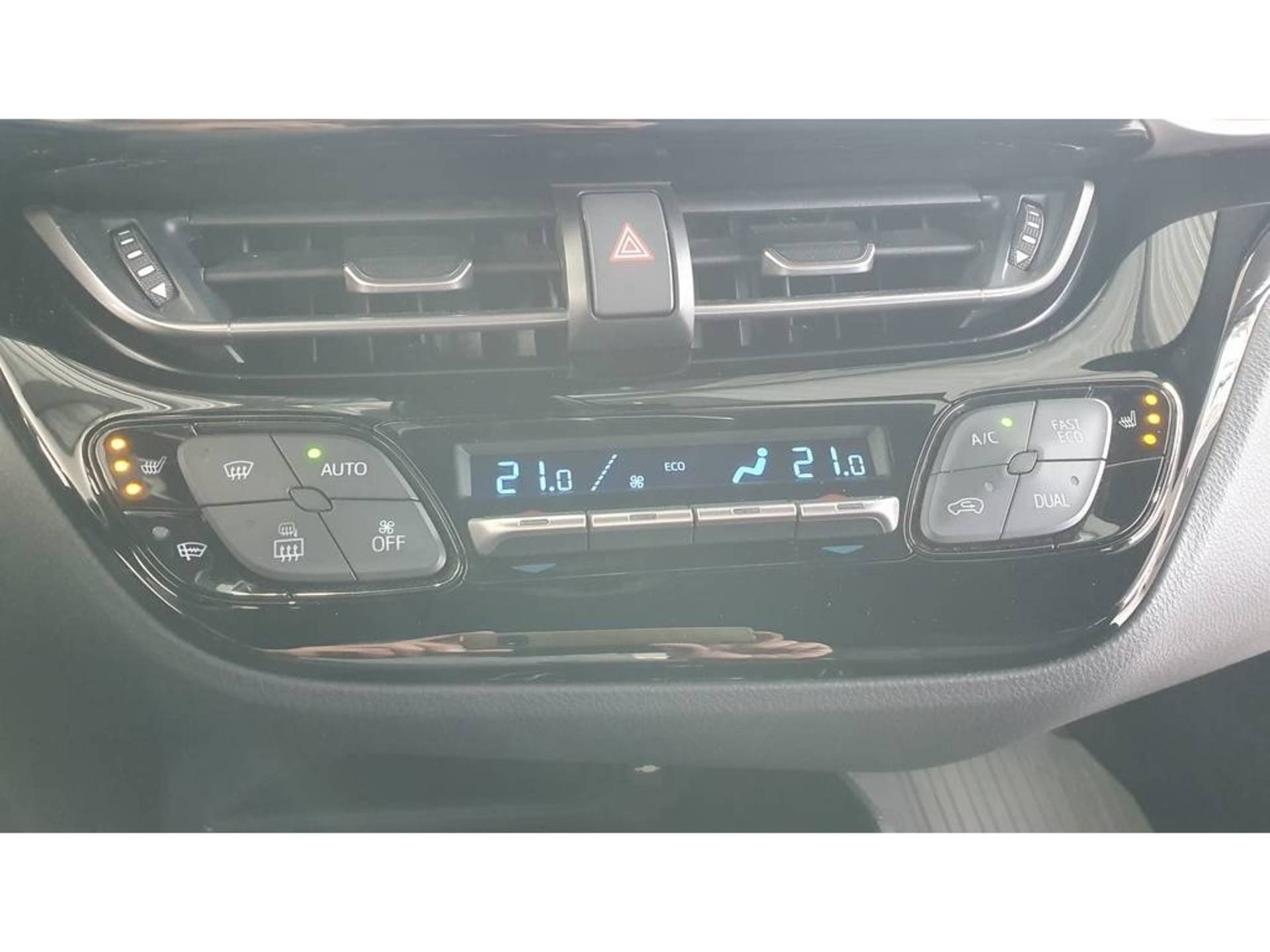 Toyota C-HR 1.8 Bi-Tone Blind-spot LED - 15/21