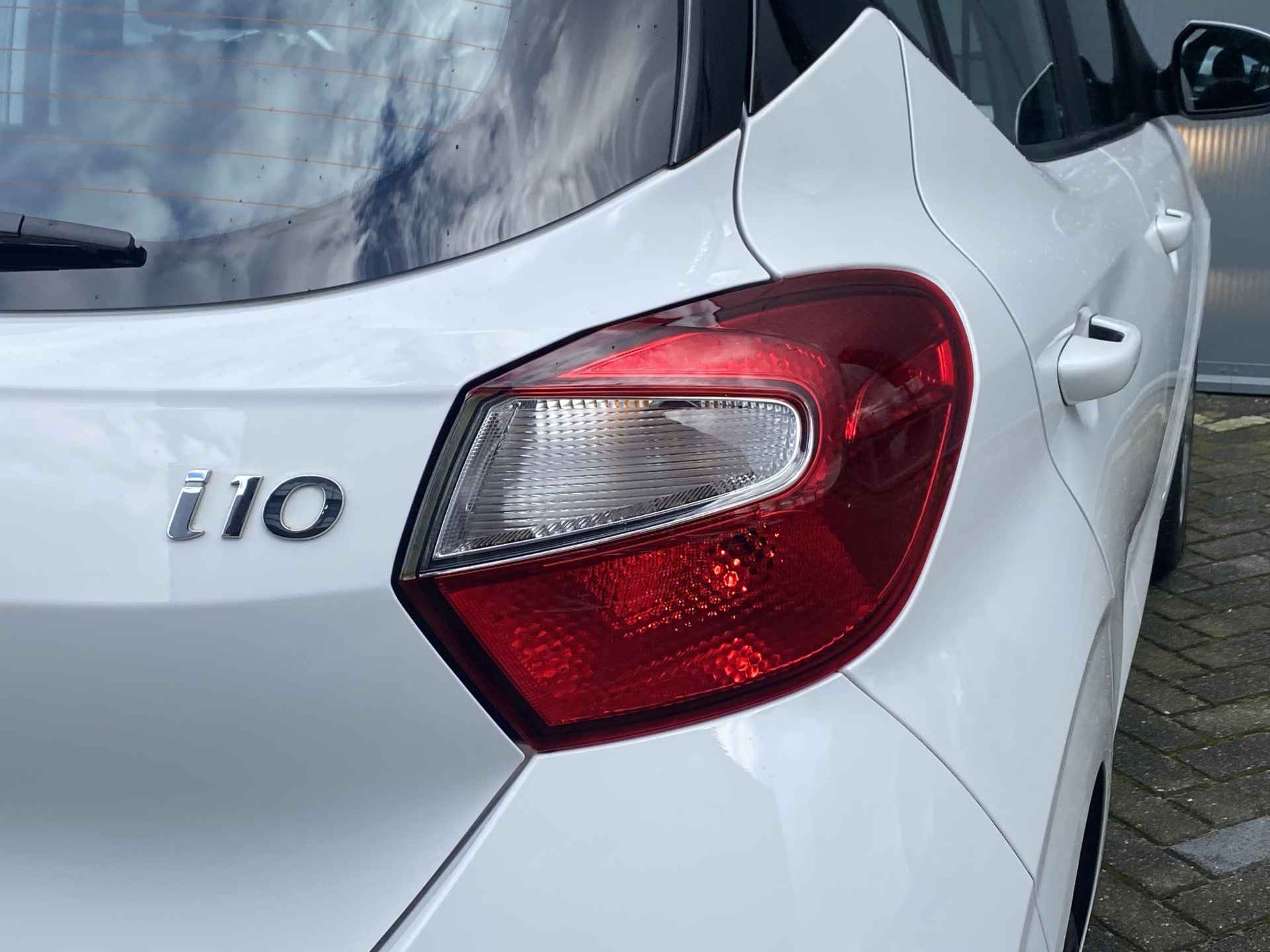 Hyundai i10 1.0 67pk 5-Drs Premium | Led | Climate | Camera | Carplay | Navigatie | Cruisecontrol | Parkeersensoren | 1e Eigenaar - 7/25