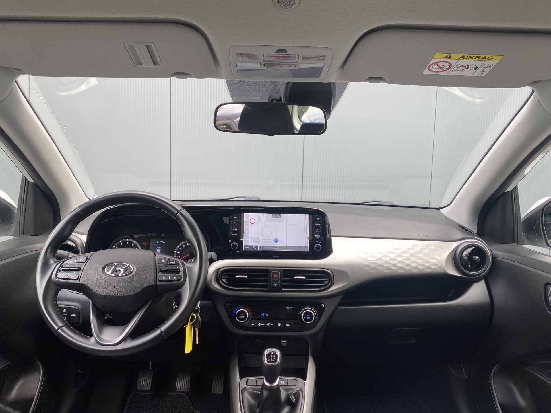 Hyundai i10 1.0 67pk 5-Drs Premium | Led | Climate | Camera | Carplay | Navigatie | Cruisecontrol | Parkeersensoren | 1e Eigenaar - 10/25