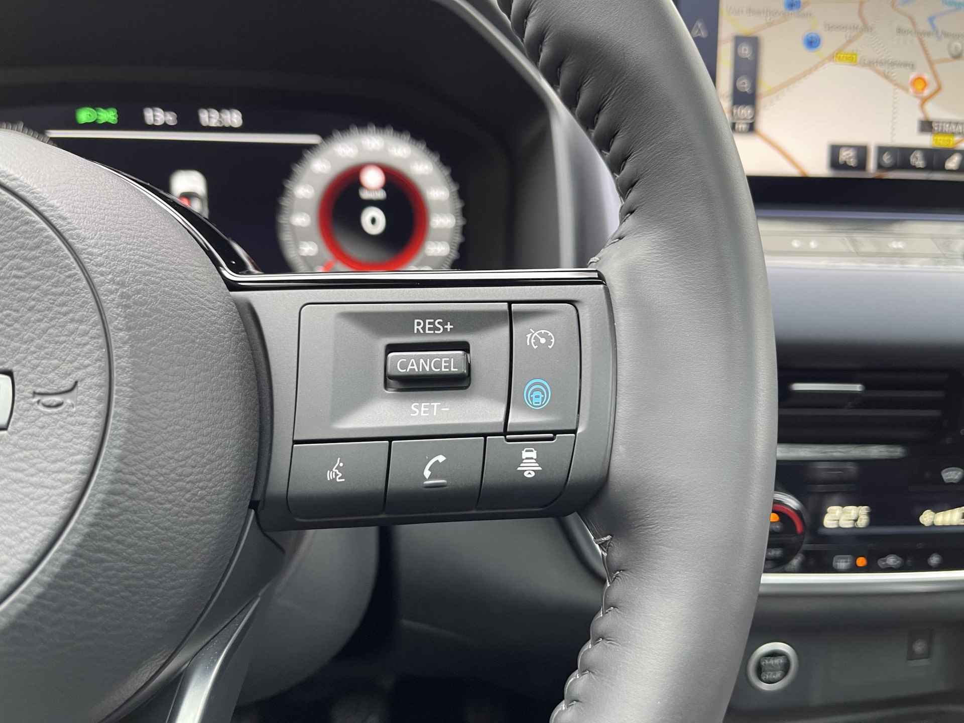 Nissan Qashqai 1.3 MHEV Tekna Design + Cold Pack | Panoramadak | Stuur- + Stoelverarming | Adapt. Cruise Control | Head-Up Display | Rijklaarprijs! - 16/30