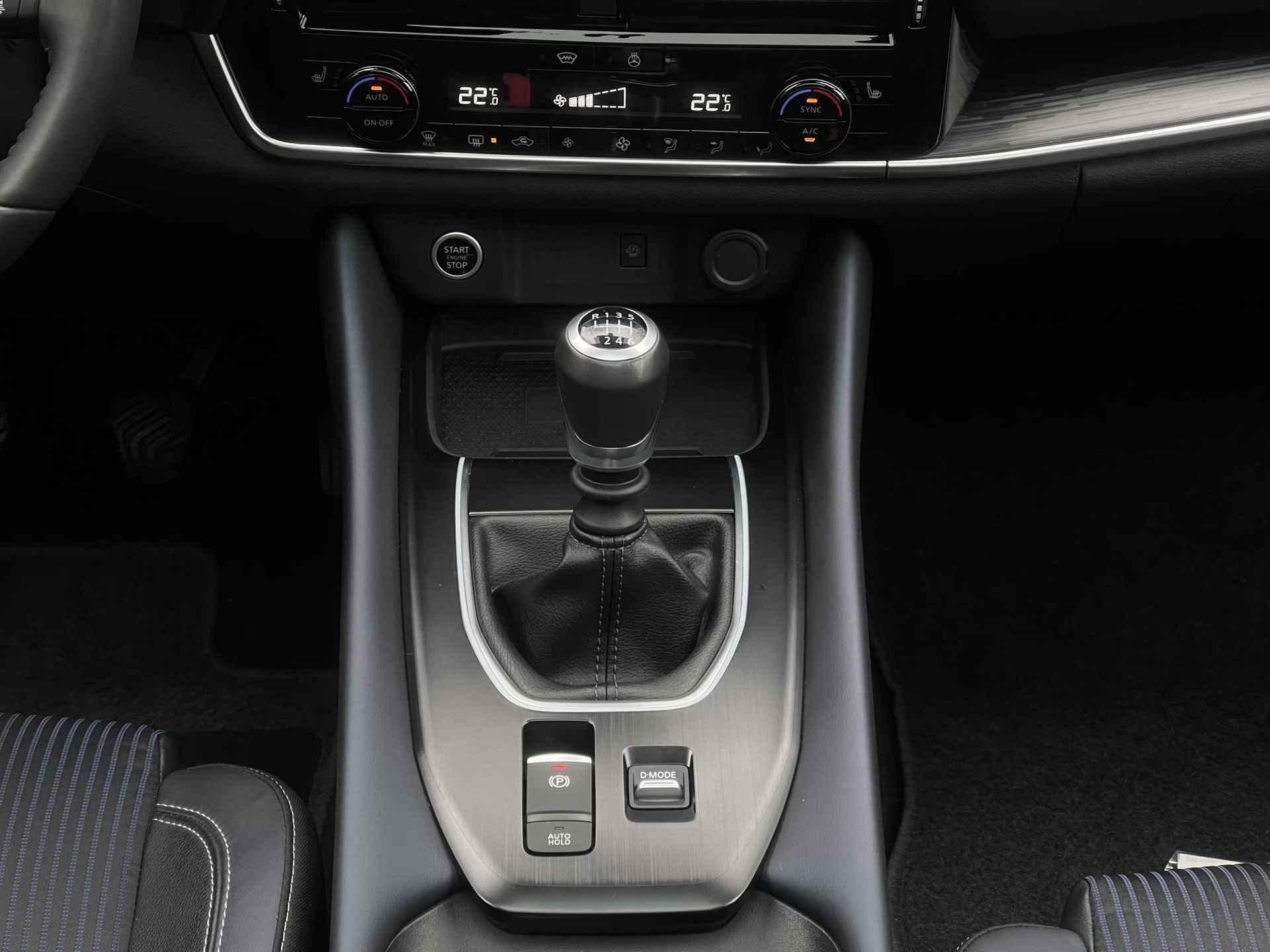 Nissan Qashqai 1.3 MHEV Tekna Design + Cold Pack | Panoramadak | Stuur- + Stoelverarming | Adapt. Cruise Control | Head-Up Display | Rijklaarprijs! - 21/30