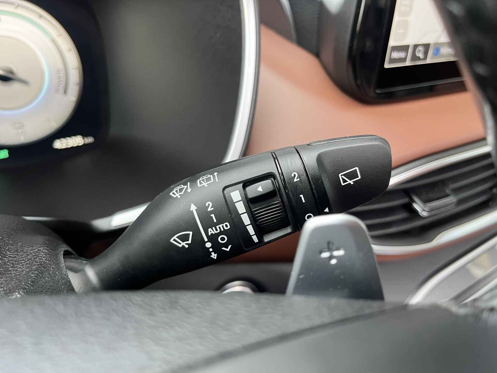 Hyundai Santa Fe 1.6 T-GDI HEV Premium Sky 7p. | Automaat | 7Persoons | 4X4 | Navigatie | Cruise Control Adaptief | Climate Control | Parkeersensoren | Parkeercamera | Schuif/kanteldak | 36Mnd. Garantie | Rijklaar! | - 26/35