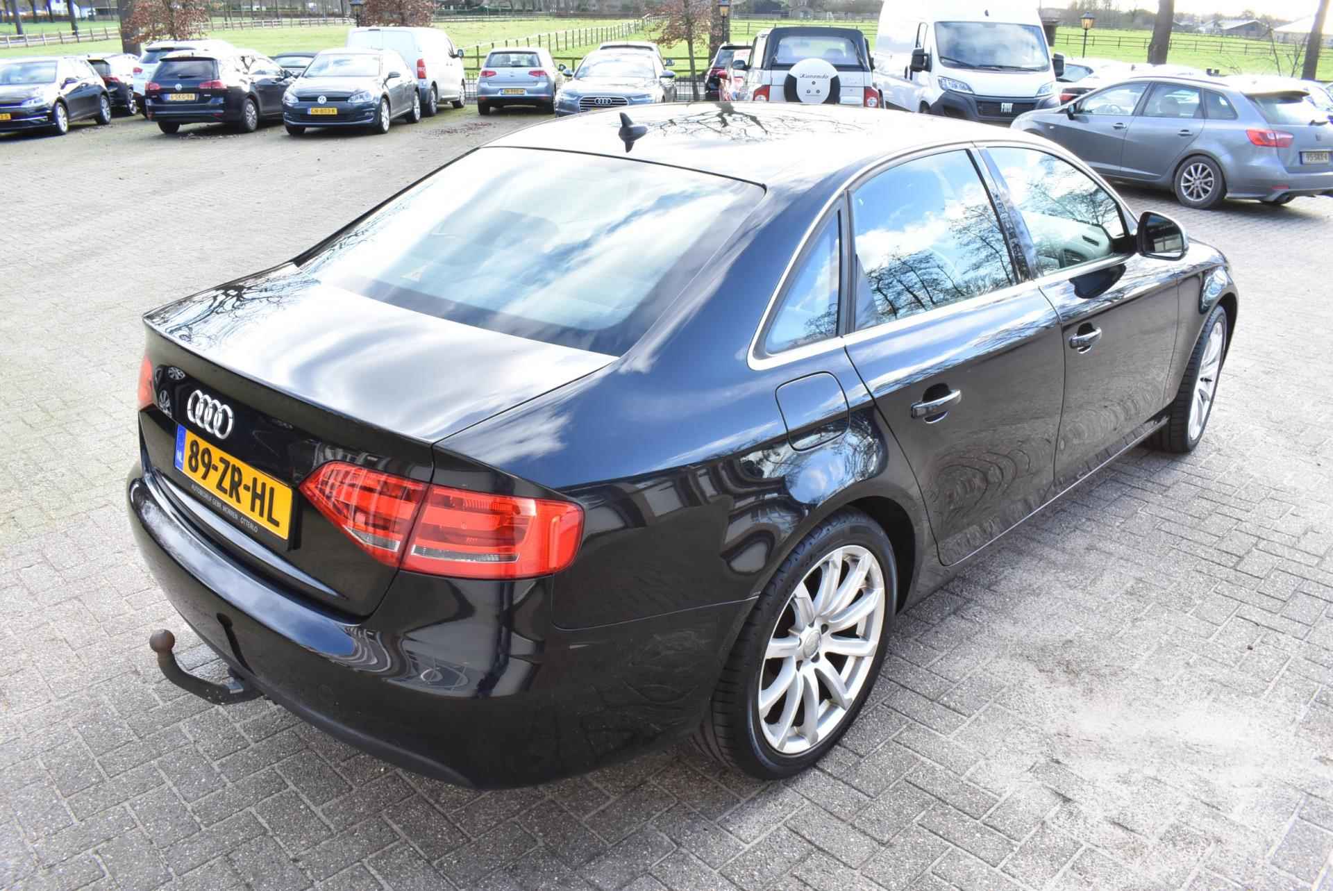 Audi A4 Limousine 1.8 TFSI Pro Line Business - 31/33