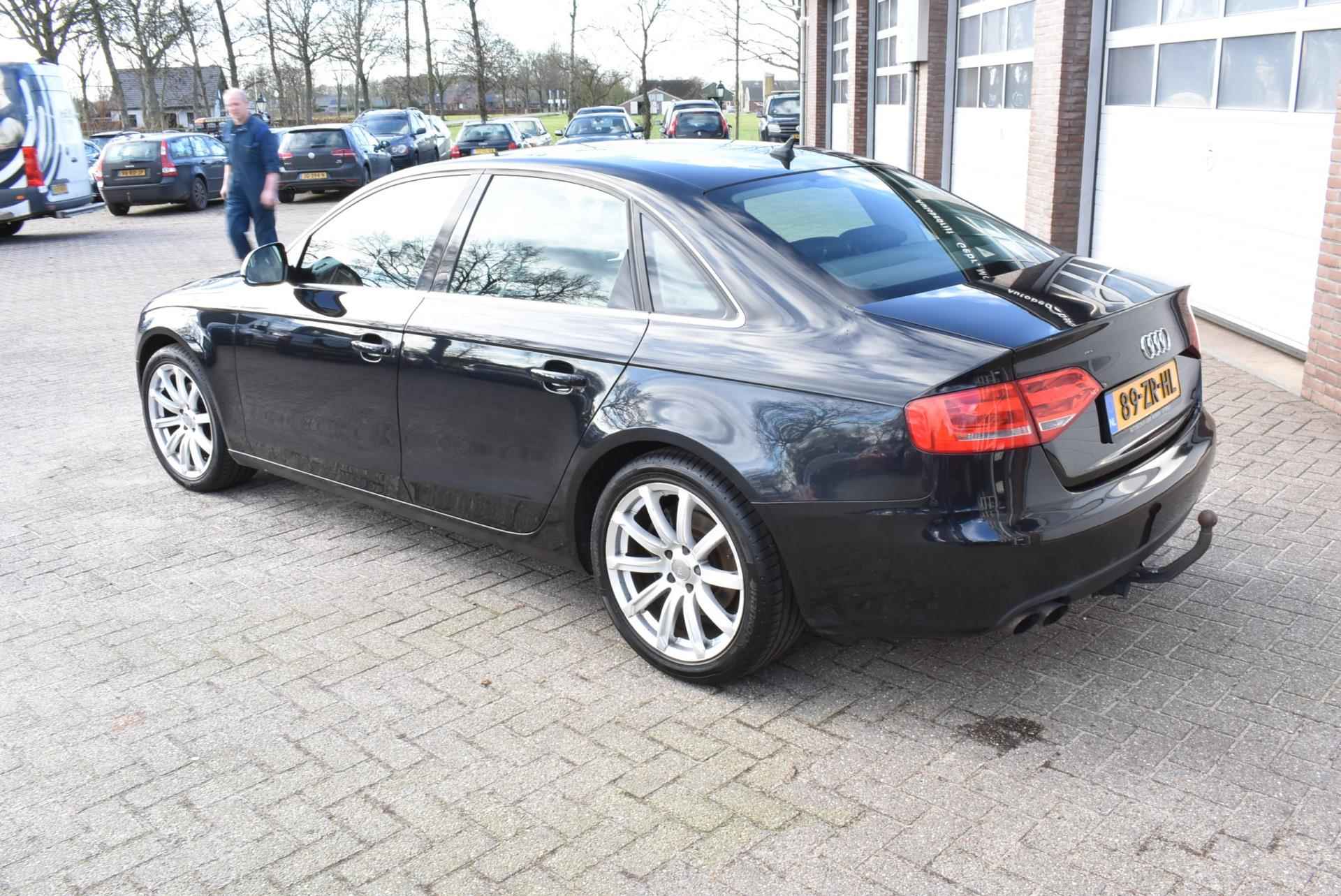 Audi A4 Limousine 1.8 TFSI Pro Line Business - 32/33