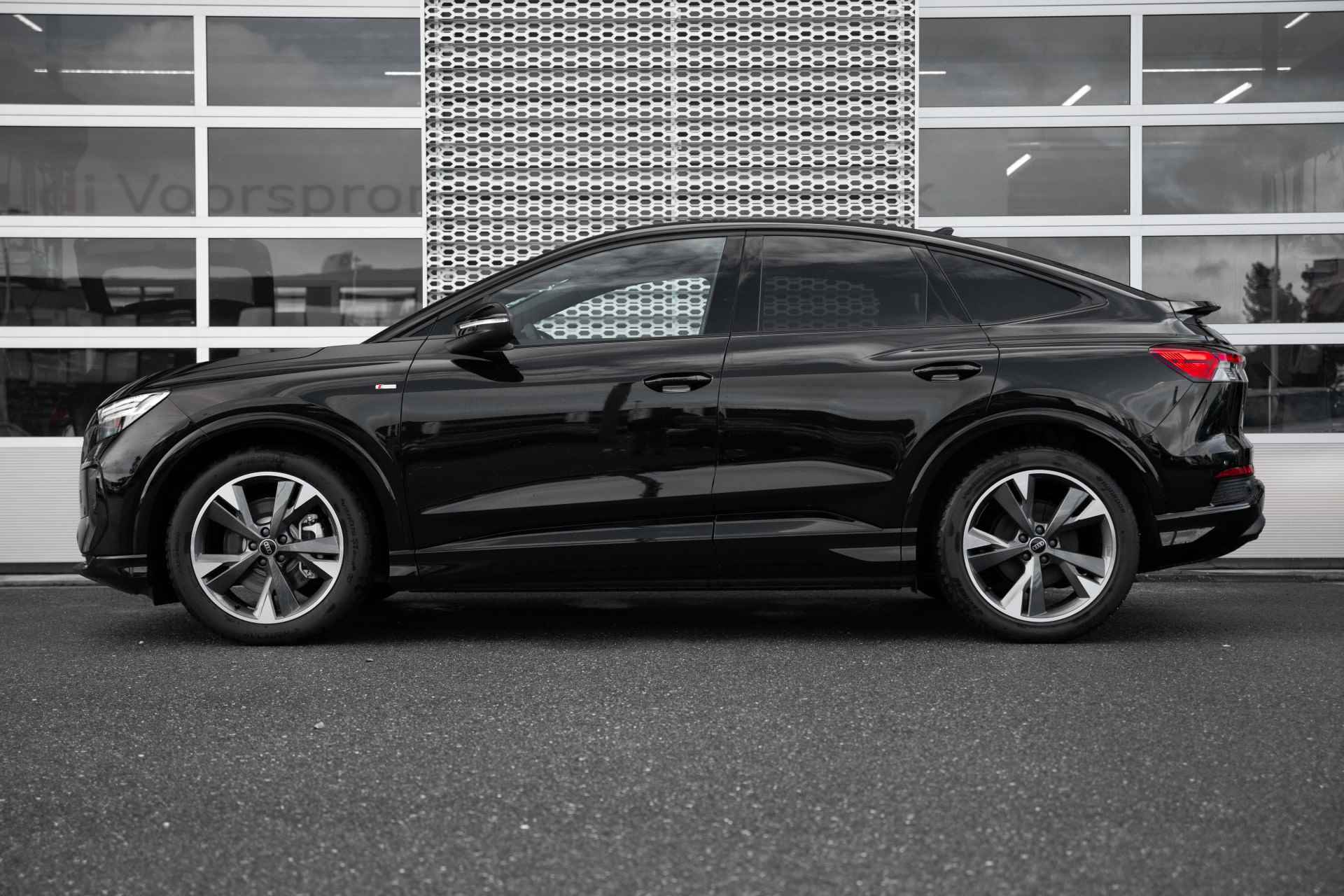 Audi Q4 Sportback e-tron 45 quattro S Edition 82 kWh | Panoramadak | Assistentiepakket Plus | Comfortpakket | 20" | Privacy glass - 6/65