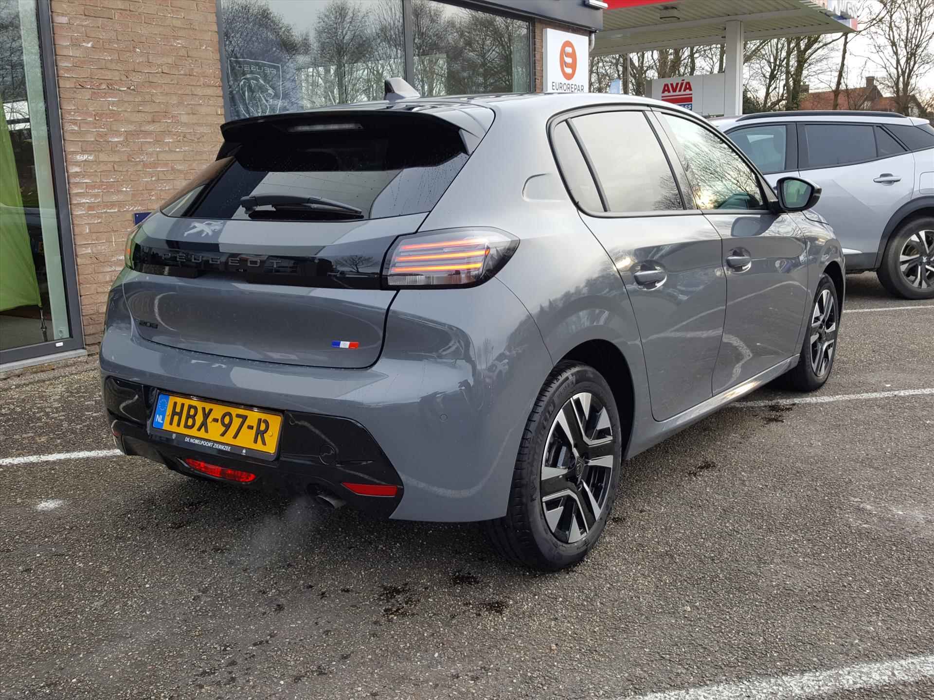 PEUGEOT 208 1.2 PureTech 100pk Allure Navigatie via Apple & Android | Cruise & Climate control | Parkeersensoren voor & achter | Bluetooth bellen &muziekstreaming - 4/50